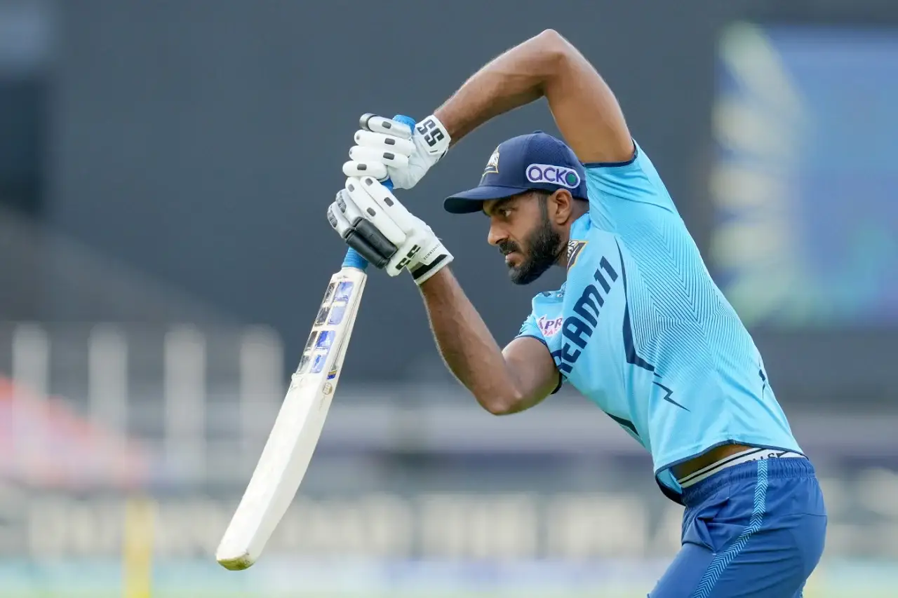 Vijay Shankar playing a shot while practising for Gujarat Titans