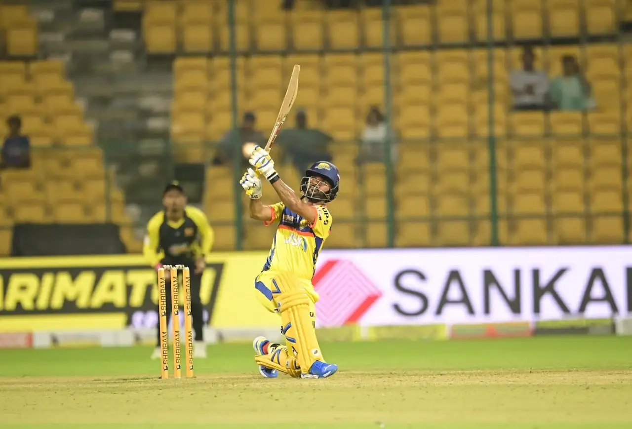 Manoj Bhandage plays a shot RCB IPL 2025