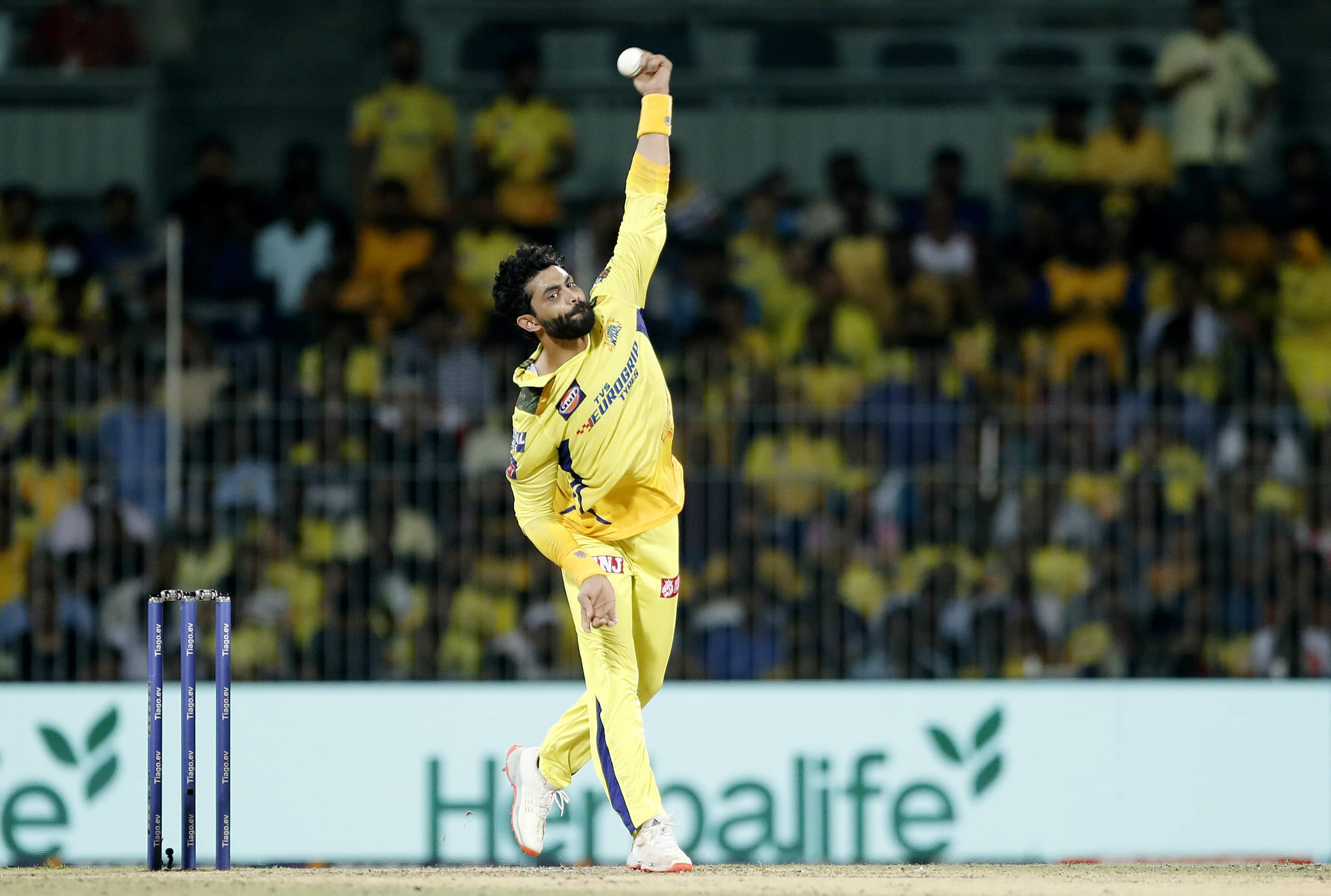 Ravindra Jadeja bowling in IPL