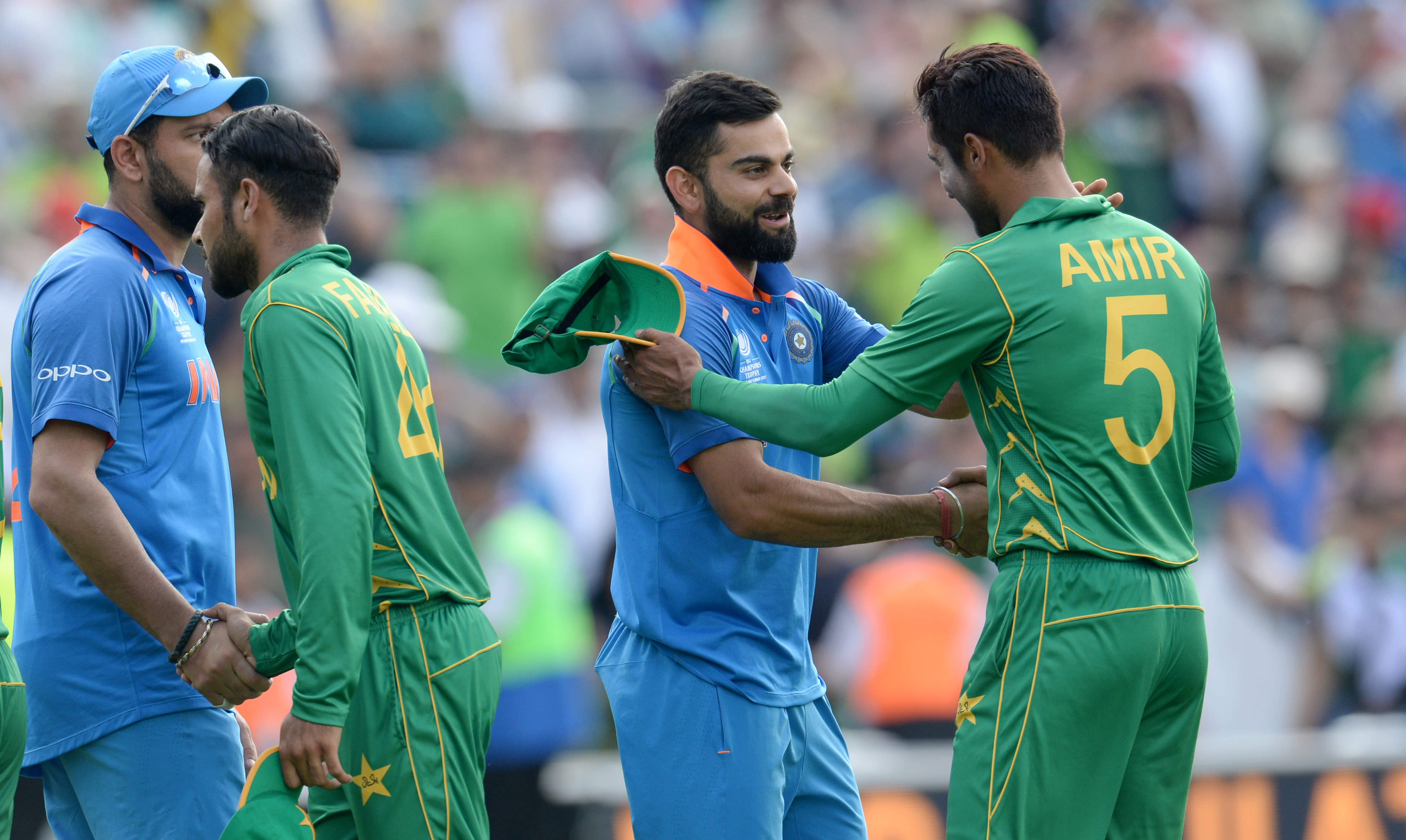 Former Pakistan Pacer Compares Kohli with Ronaldo, Messi