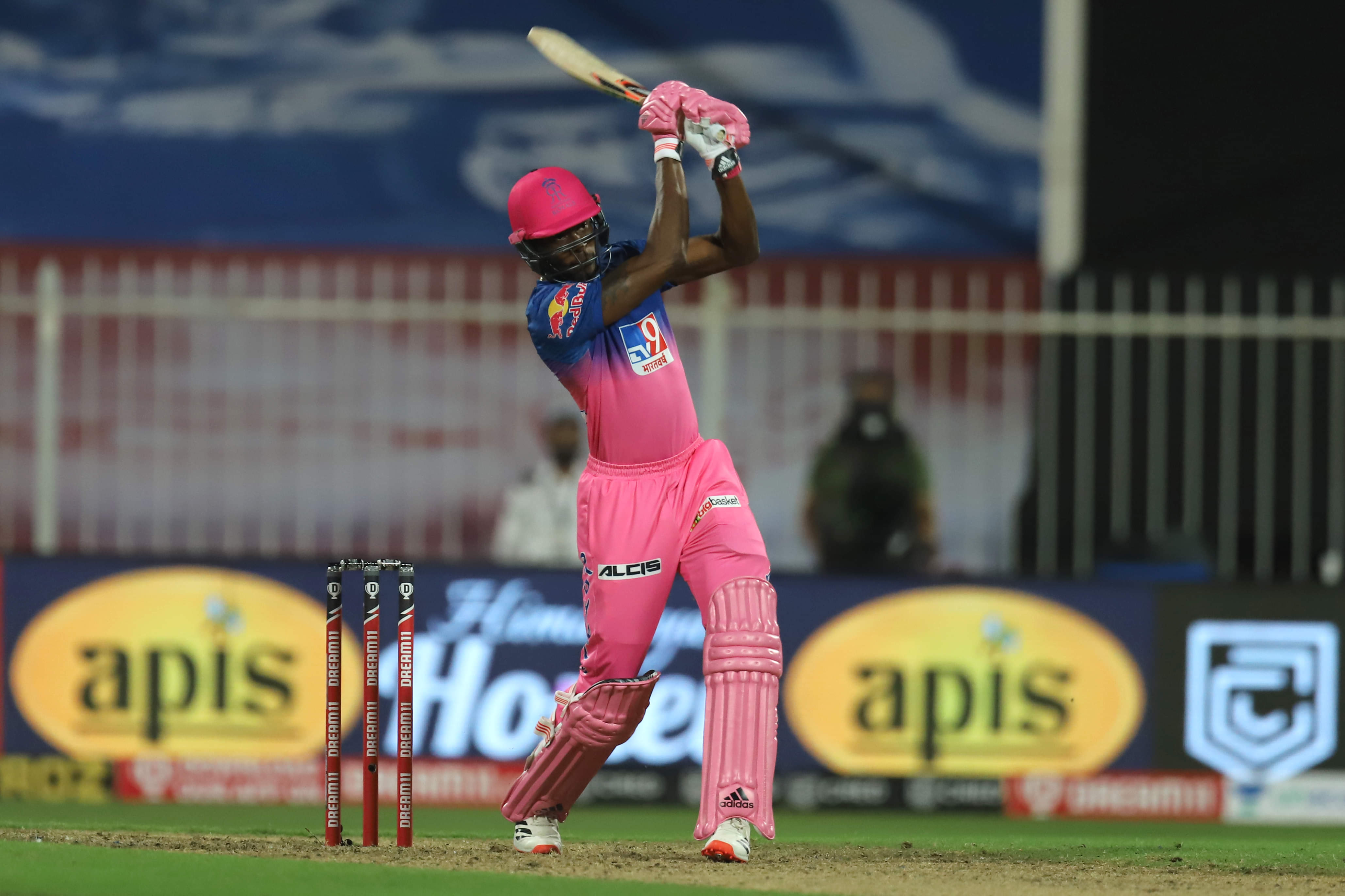 5 Unlikely Players Who Have Opened The Batting In IPL: Praveen Kumar, Jofra Archer And...?