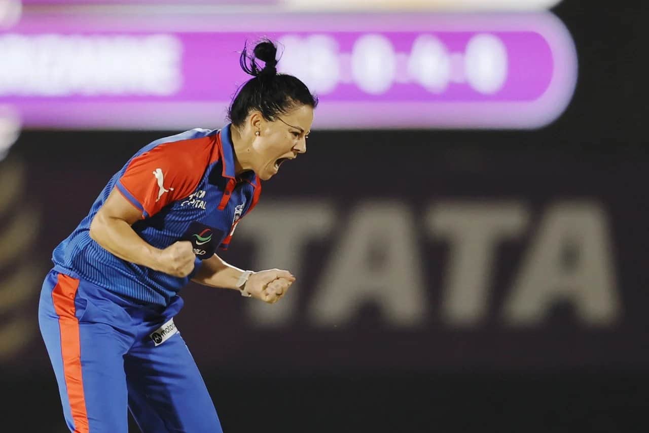 मैरिज़ान कप्प का कहर: WPL फाइनल में मुंबई के दोनों सलामी बल्लेबाज आउट