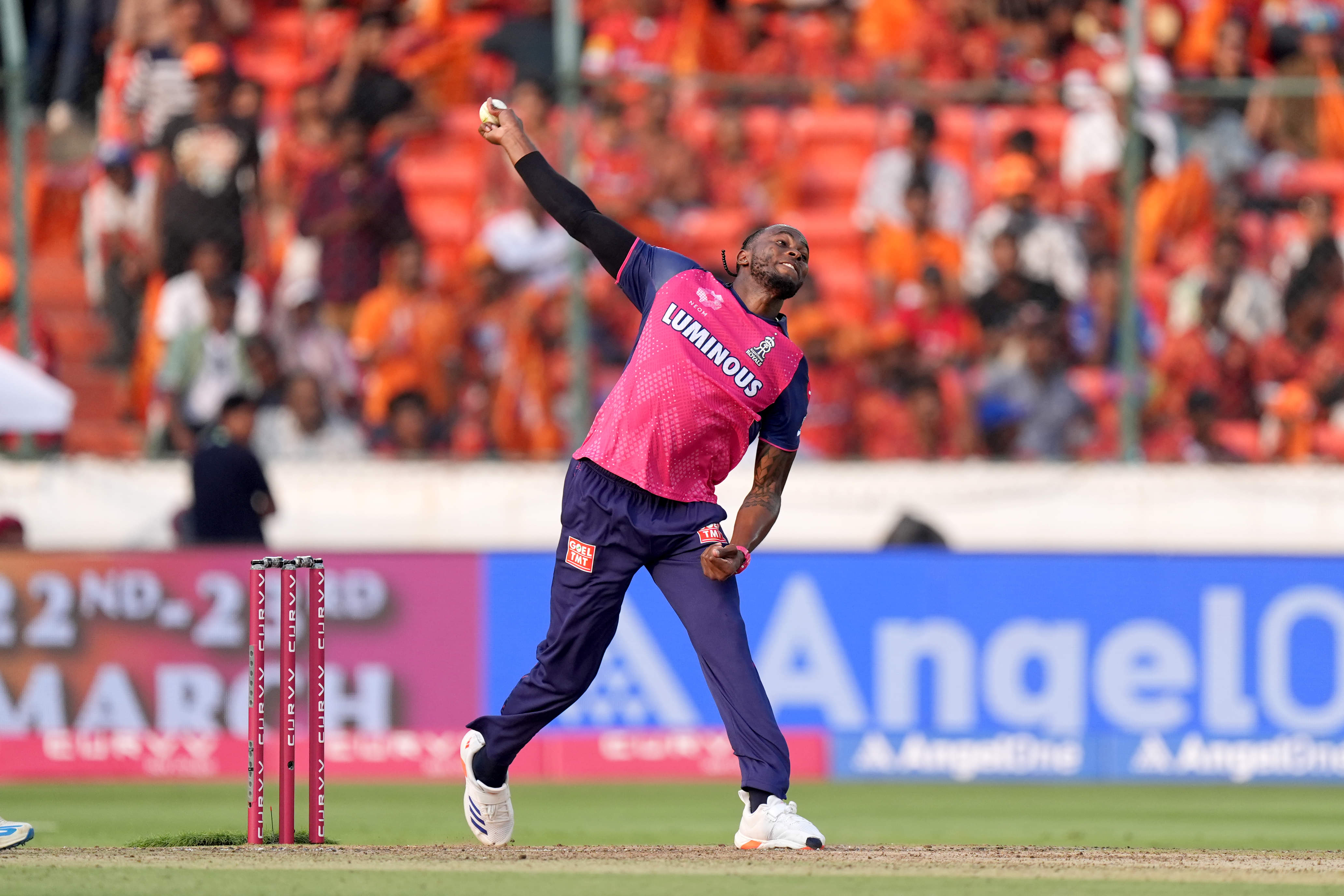 Kaali Taxi: Did Harbhajan Singh Make Racist Comment While Addressing Jofra Archer?