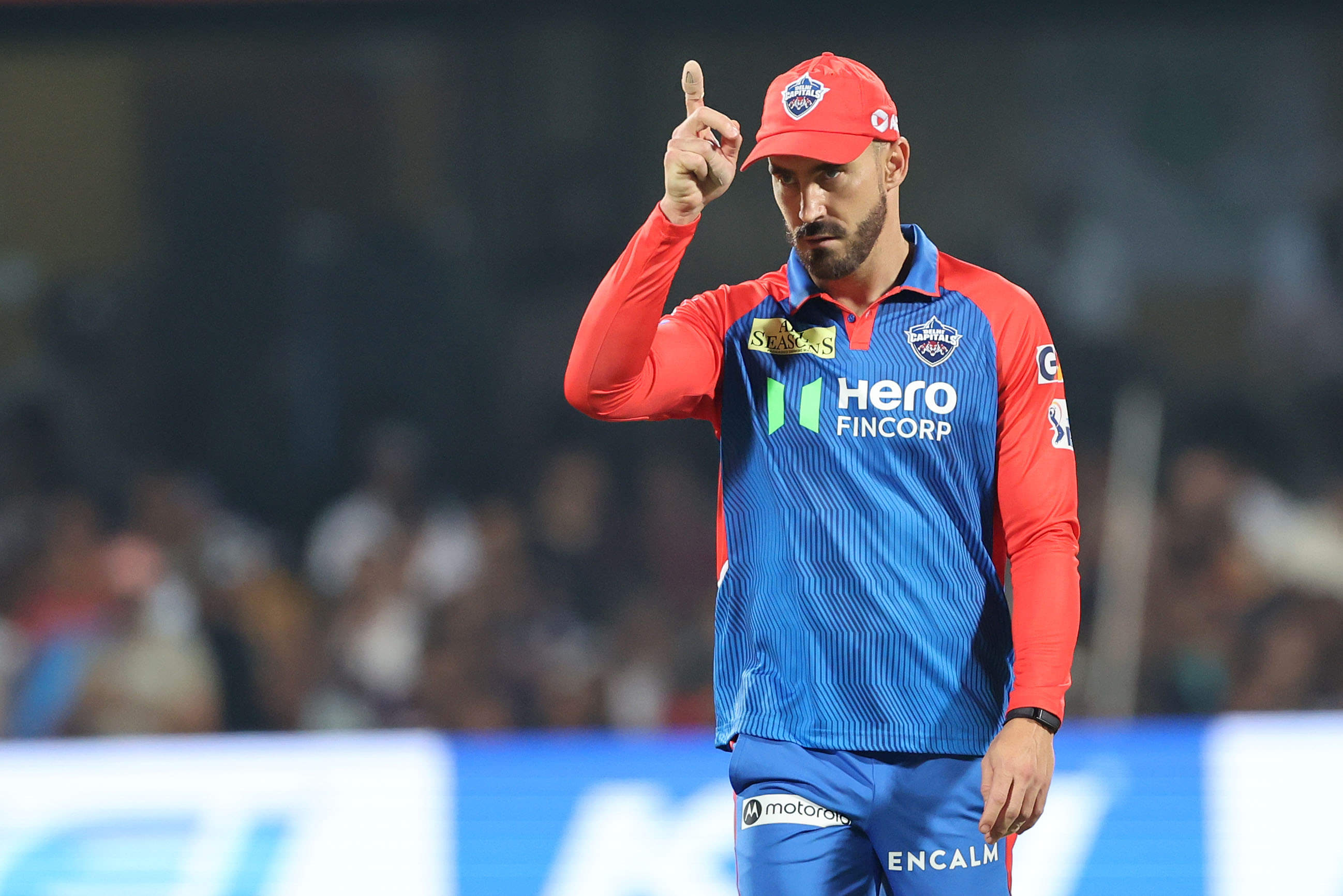 Is Faf du Plessis Fit for MI Clash? Axar Patel Provides Update