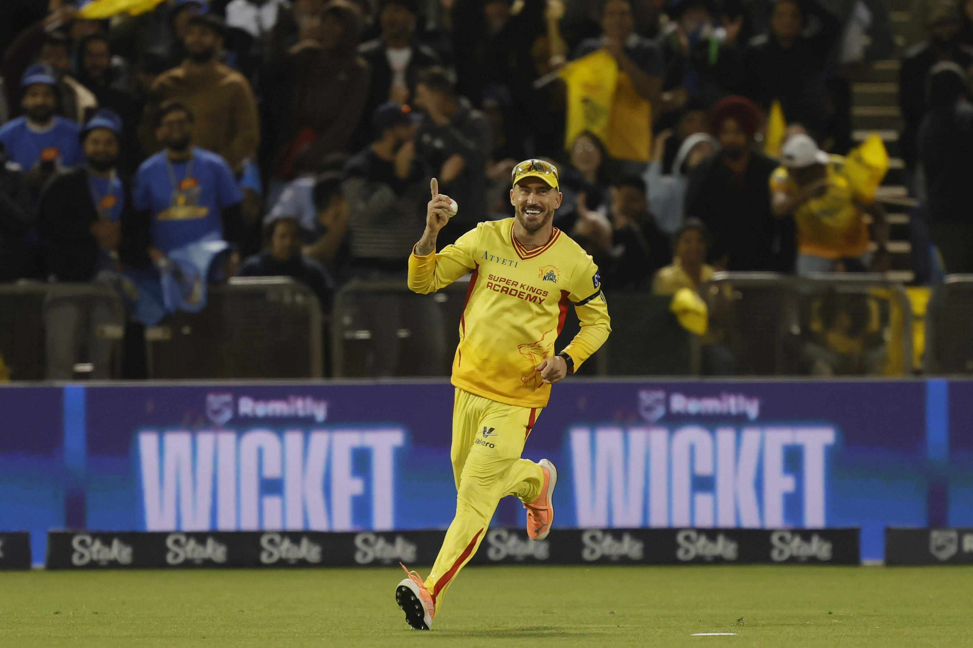 Watch: Faf du Plessis Takes One-Handed Stunner In MLC 2025