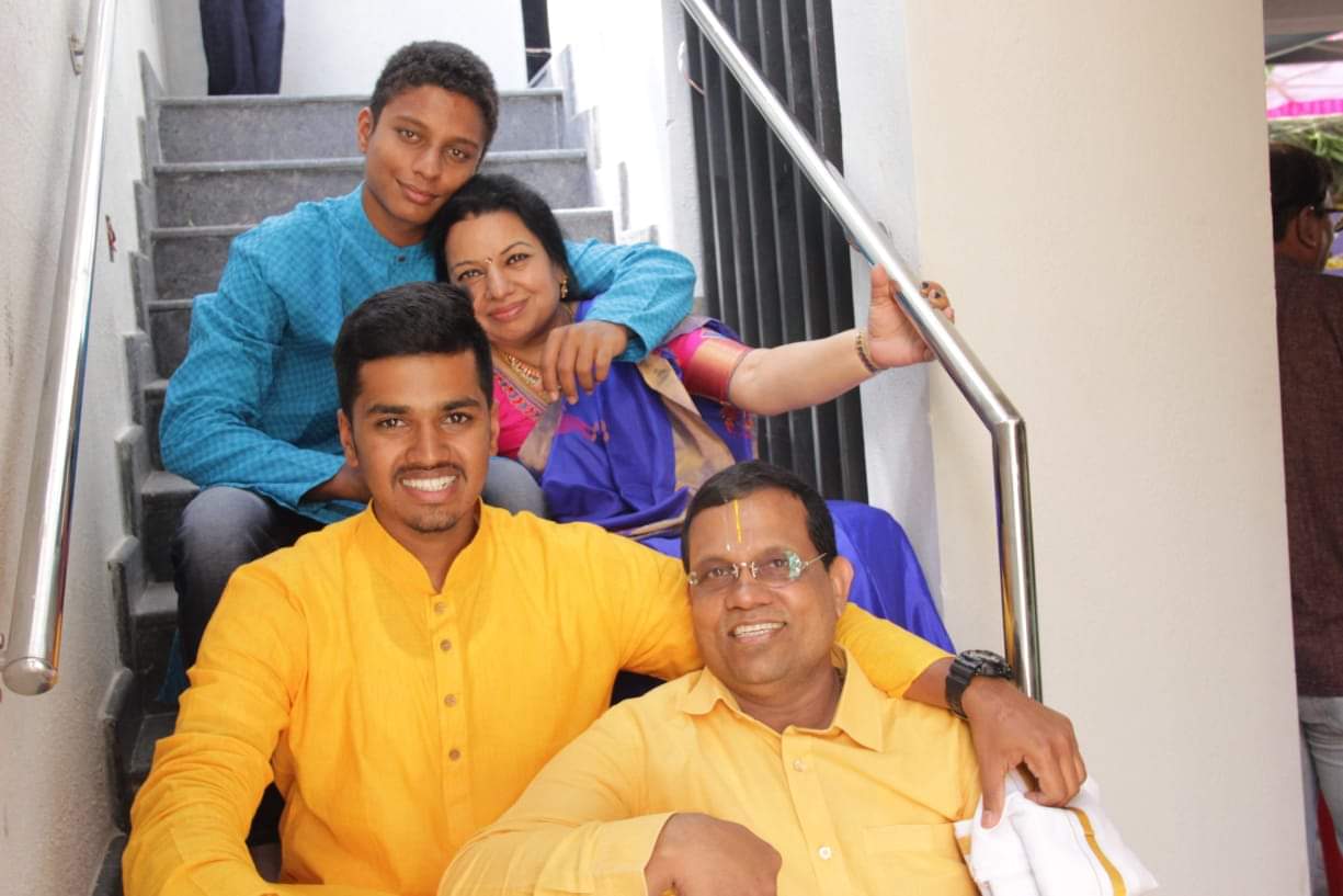 KV Aneesh with his family, and cousin Amogh who inspired him to take up cricket