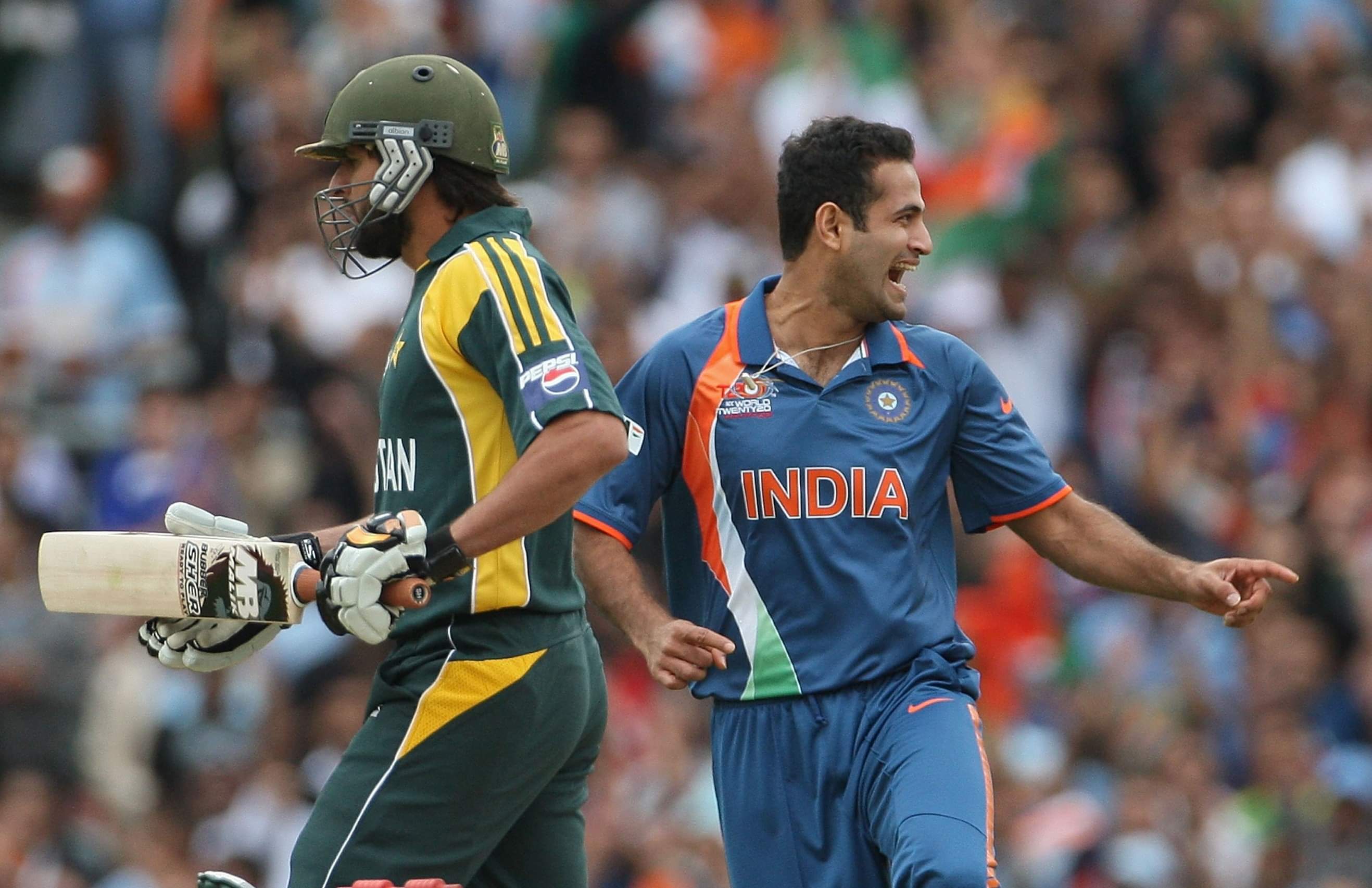 Irfan Pathan Reveals What Led To Him Having A 'Dog Fight' With Shahid Afridi Mid-Flight
