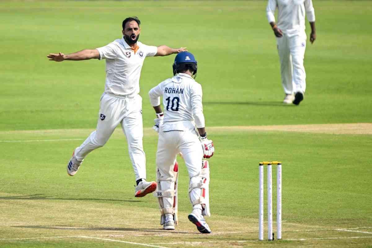 Jammu & Kashmir Pacer Does The Unthinkable, Picks 4 Wickets In 4 Deliveries In Duleep Trophy