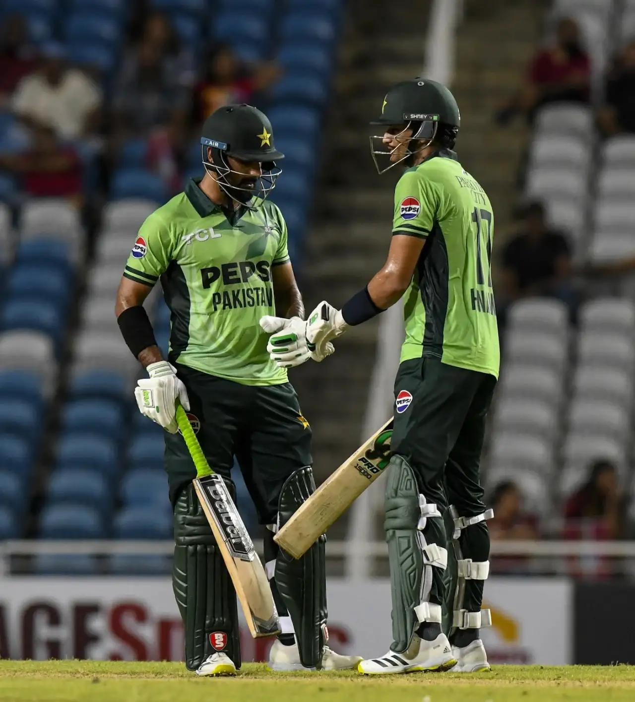 "Where Are His Brains?" - Former Pakistan Star Questions Mike Hesson's Team Selection