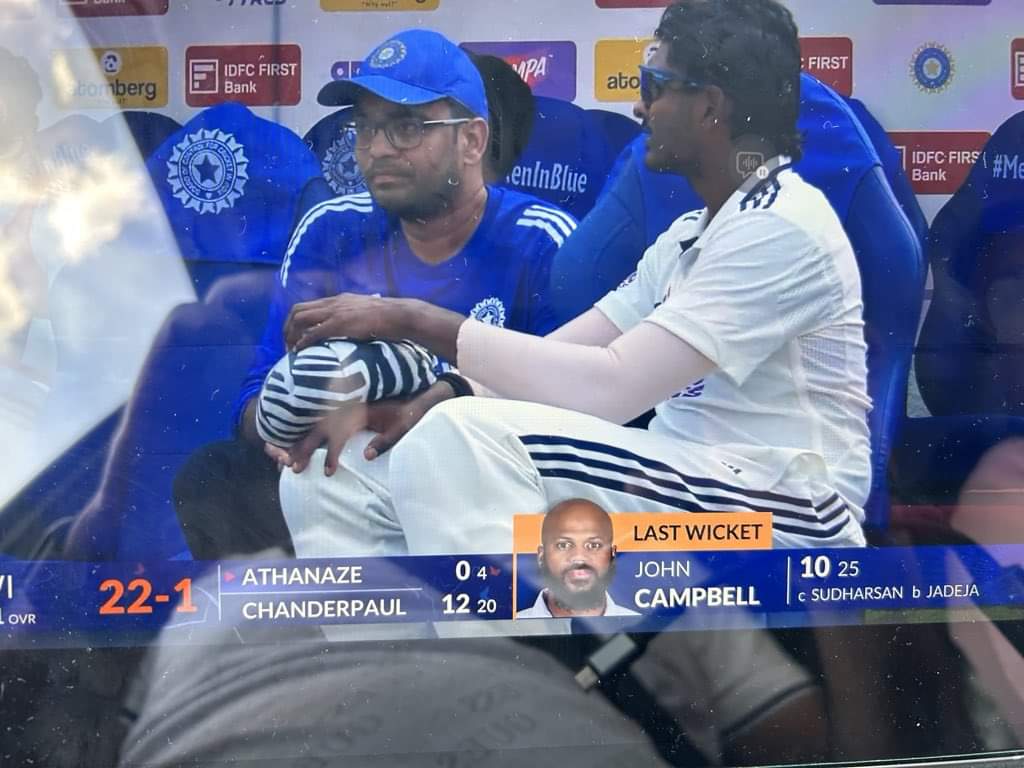 बाउंड्री पर बर्गर खाते साई सुदर्शन से फैन बोला - "गुजरात छोड़ो, इस IPL टीम में आ जाओ"