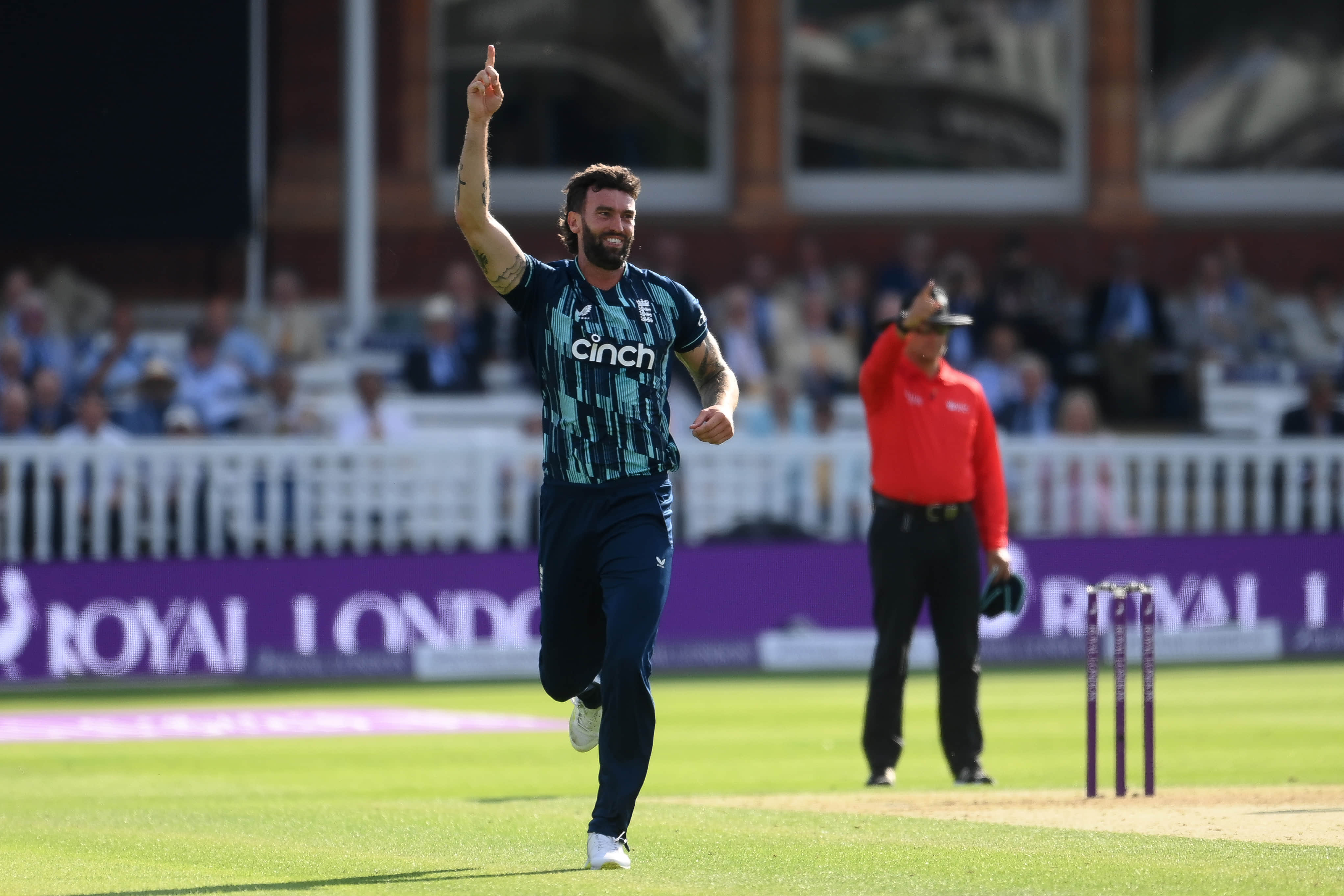 Topley's six-fer helps England to a 100-run win