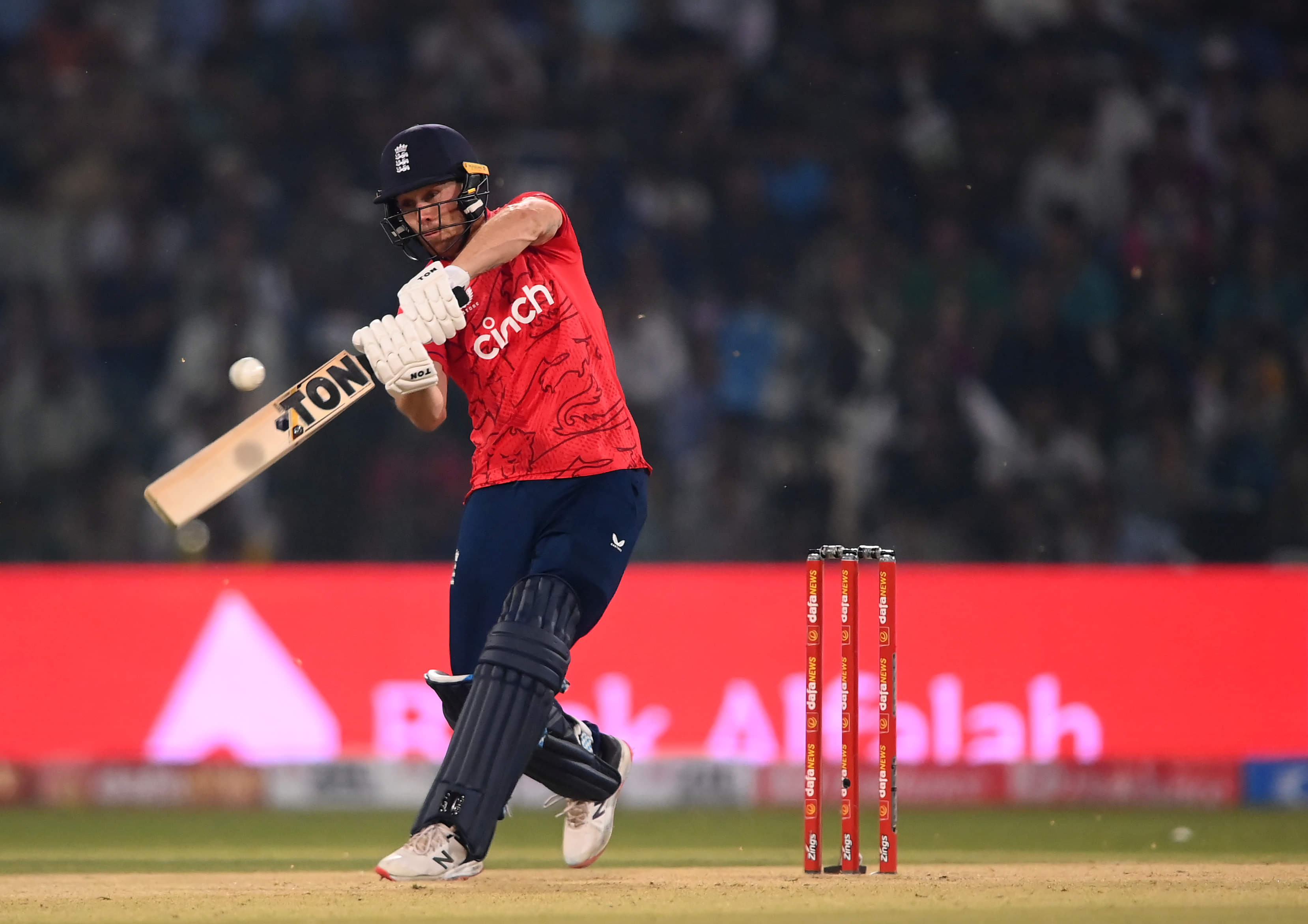 As it happened: England level series 3-3 after Salt's brutal 88