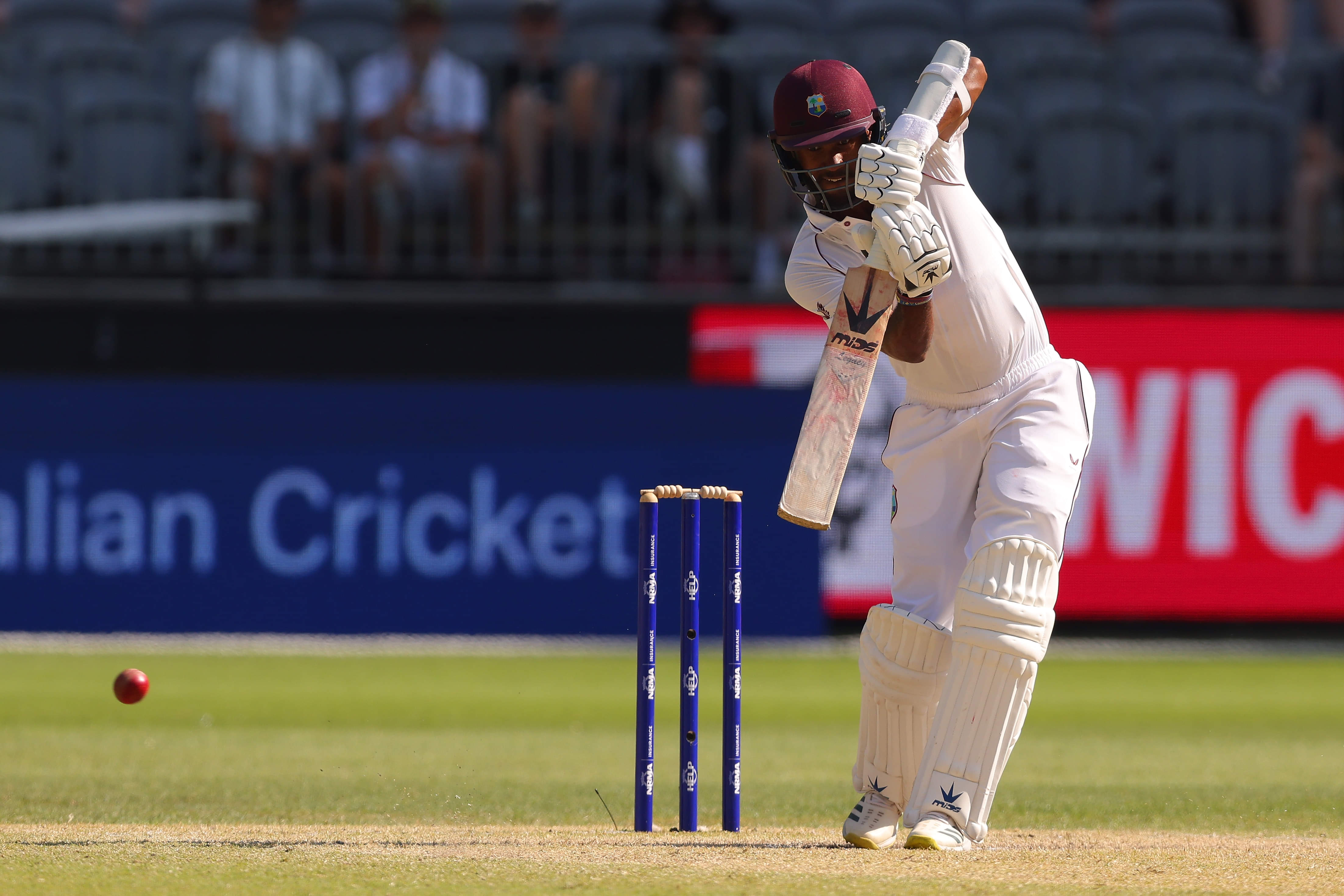 Brathwaite's ton sets up riveting final day: As it happened