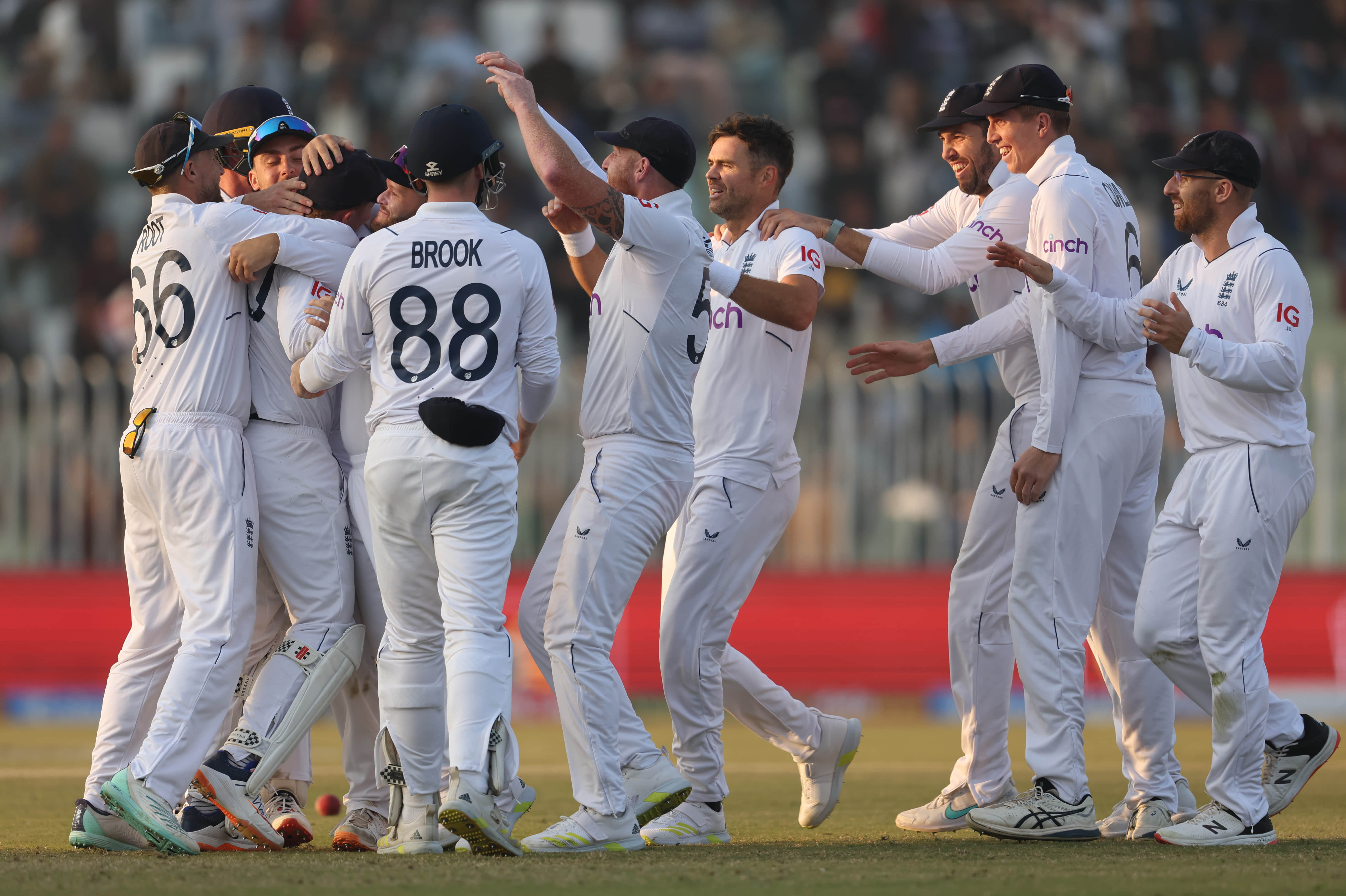 ENG prevail in nail-biting finish in Rawalpindi: As it happened