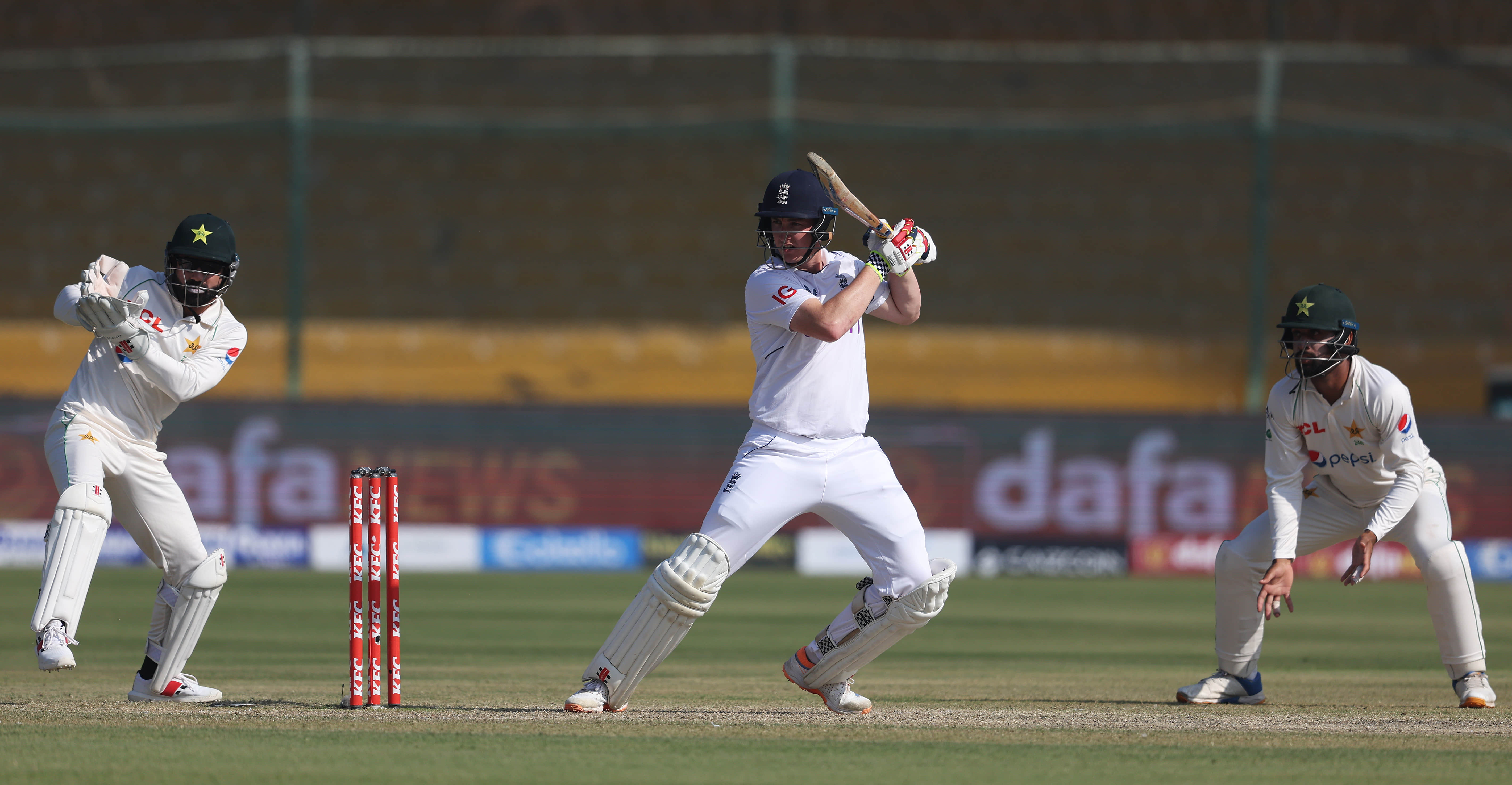 Stumps: ENG remain on course to complete whitewash