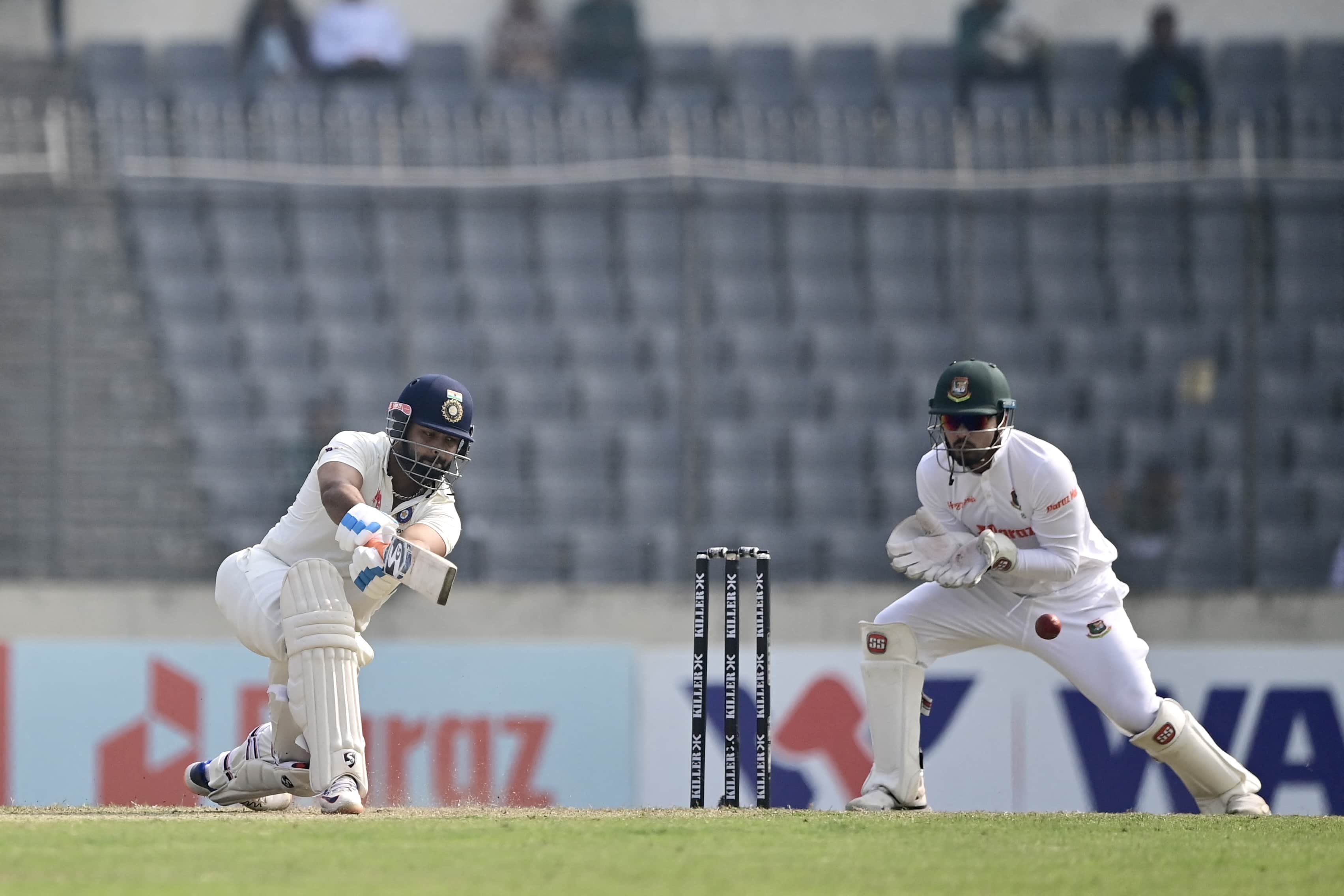 Stumps: Pant, Iyer hand IND the edge