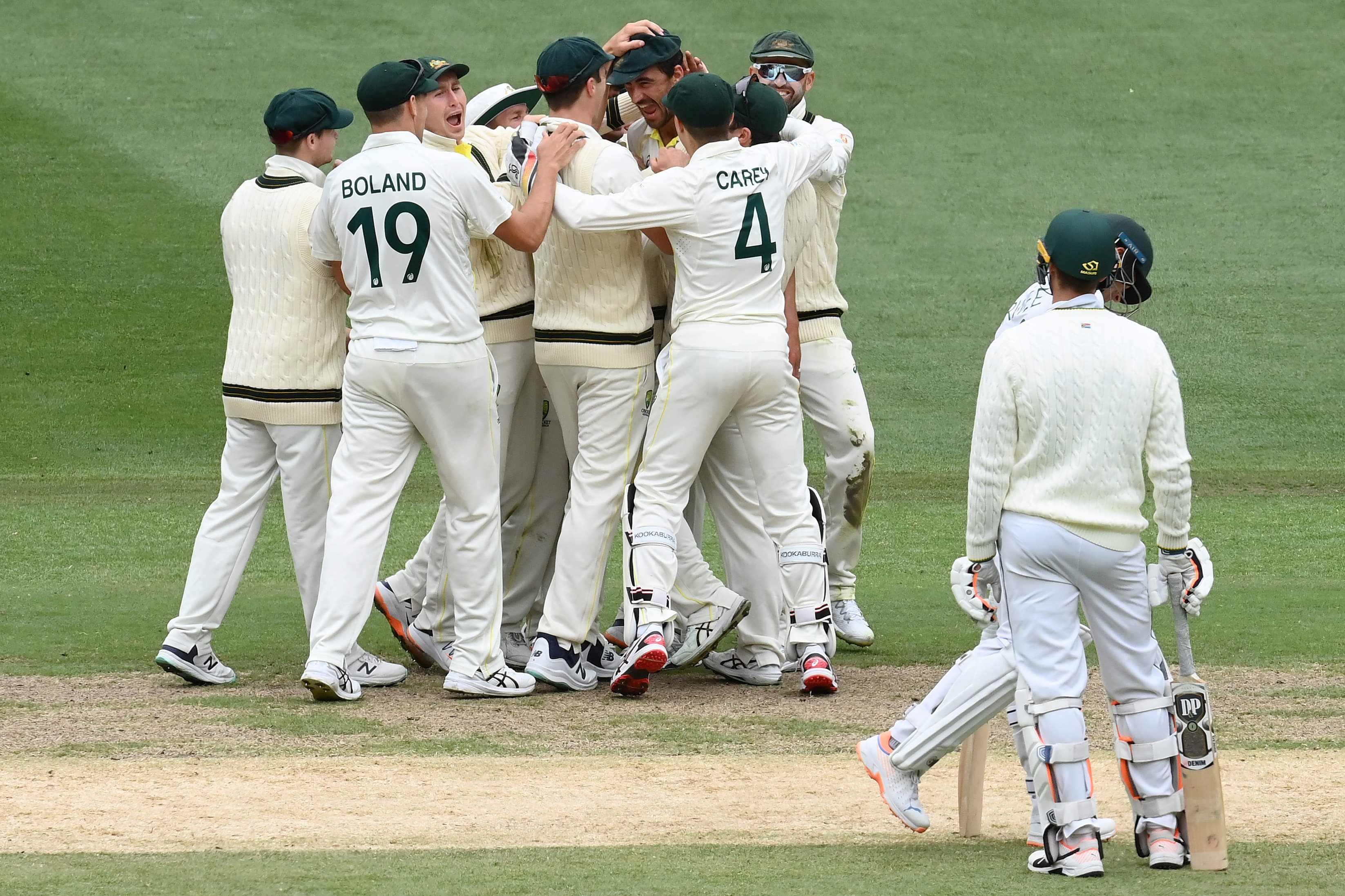 As it happened: Australia thump South Africa on Day 4 to complete series win