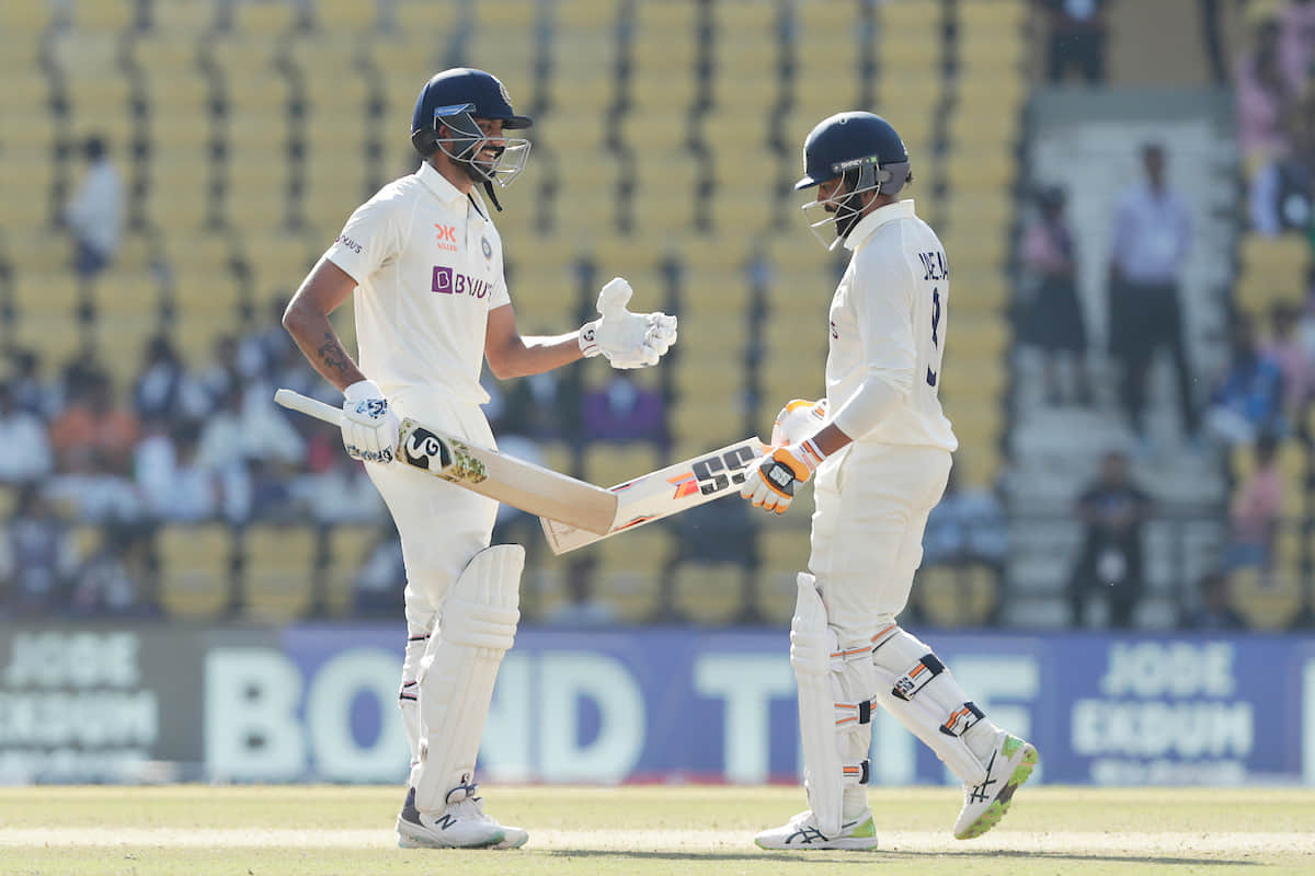 Stumps: Jadeja-Axar take India close to a 150-run lead