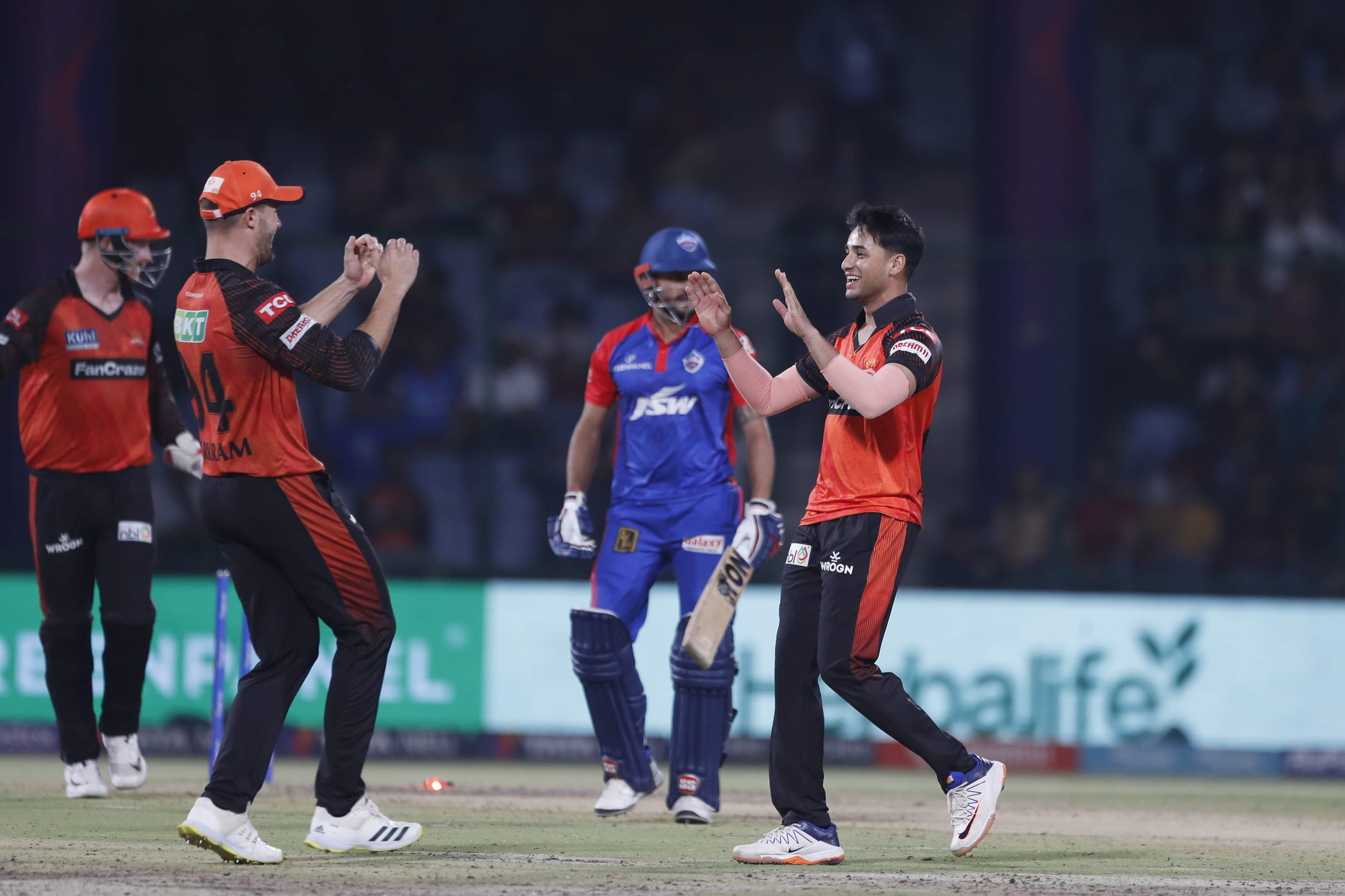 SRH recover from Marsh, Salt stand to clinch 9-run win