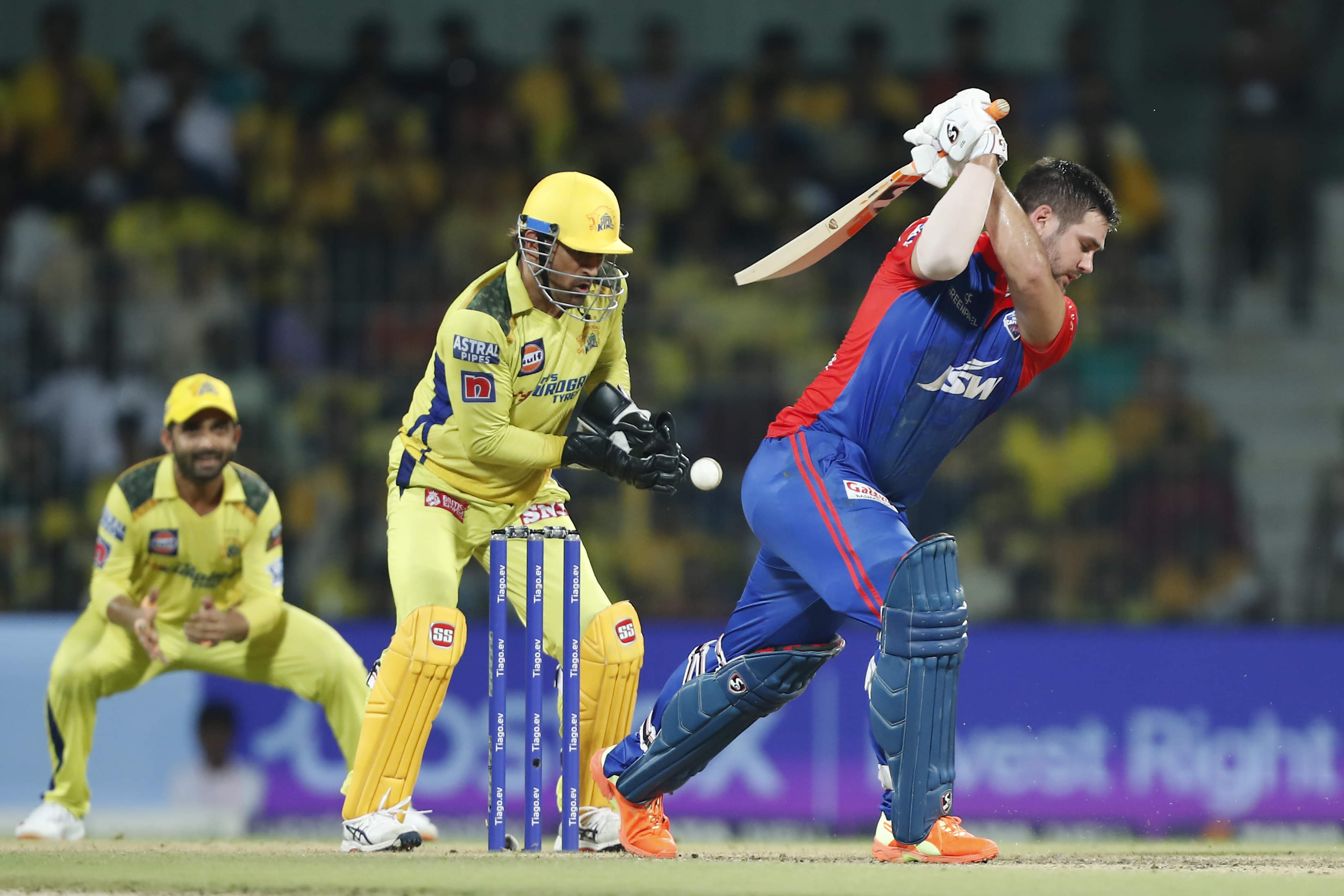 Unrelenting Chennai thrash listless DC by 27 runs