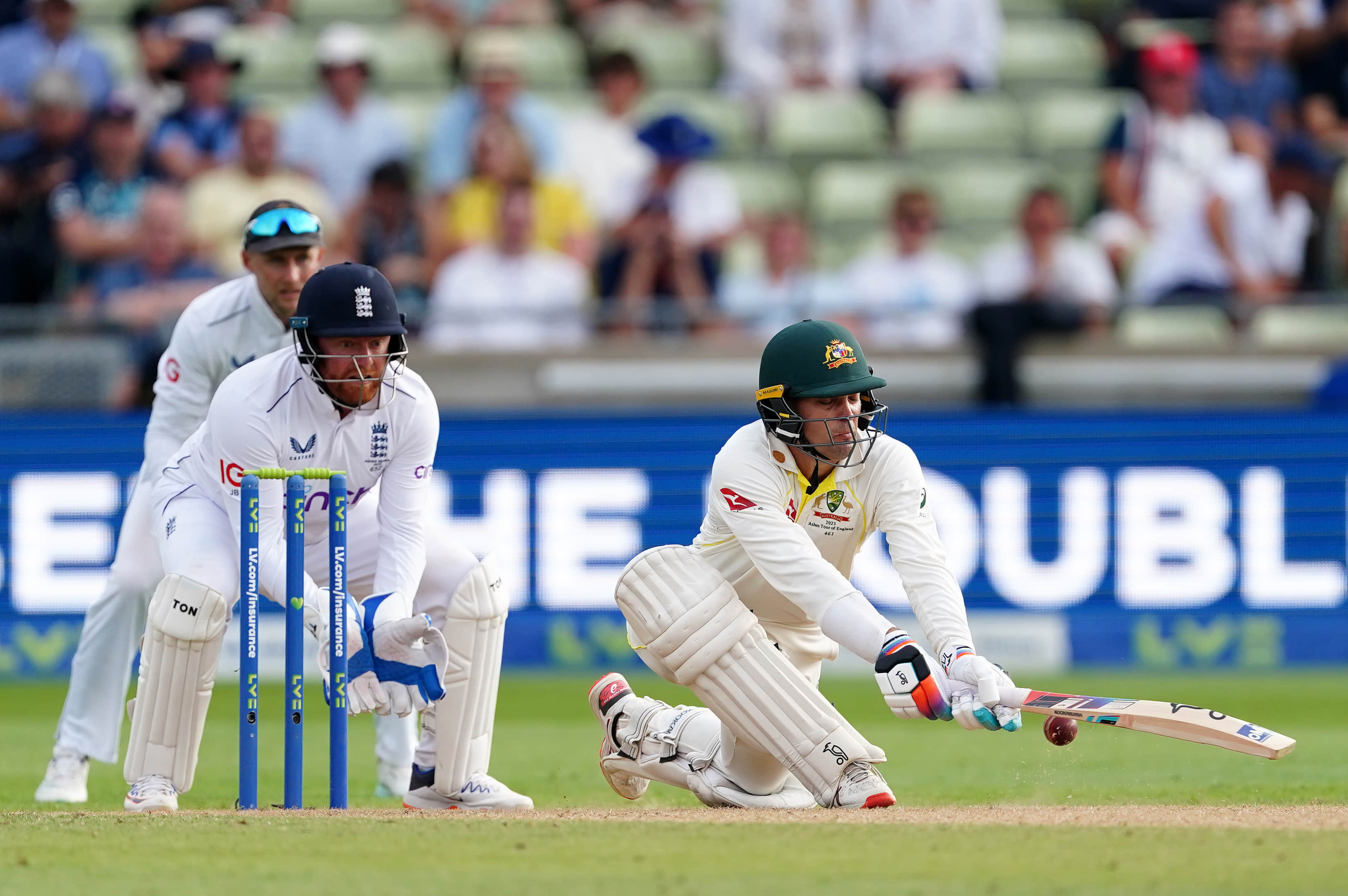 Carey-Khawaja's unbroken 91-run stand helps Australia end the day on a high