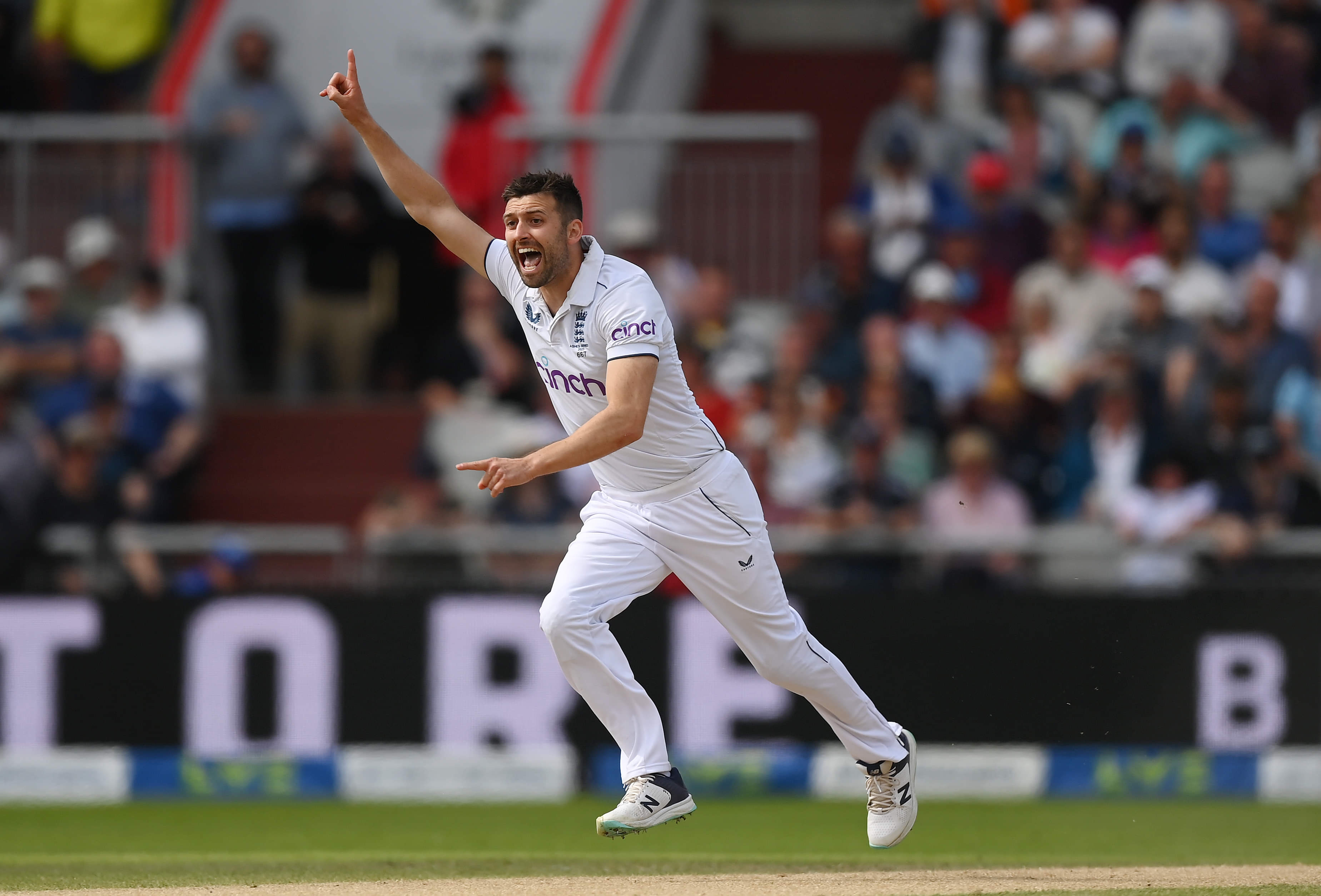 Day 3 - Wood takes three as England take control