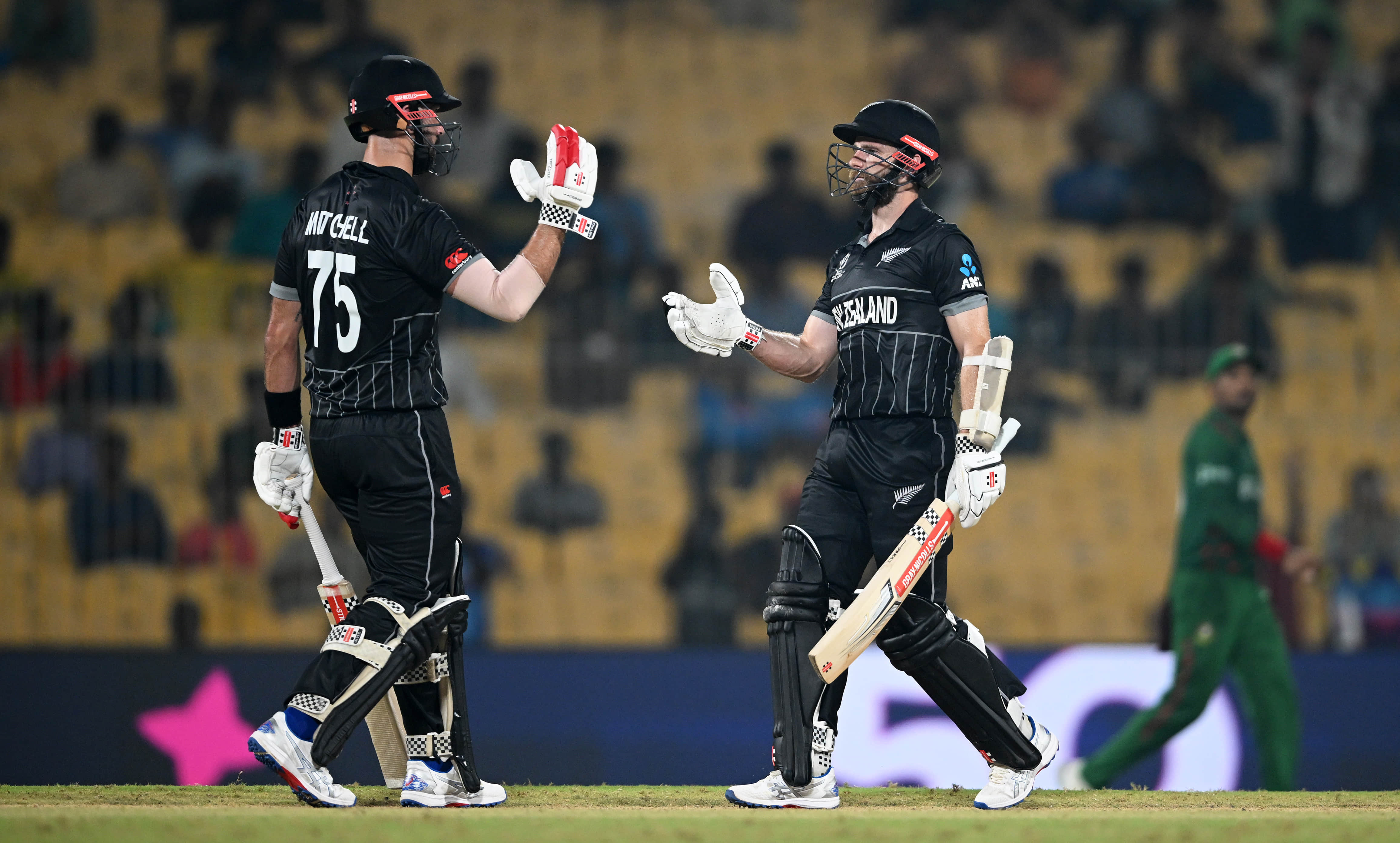 All-round NZ brush BAN aside to make it 3 in 3: As it happened