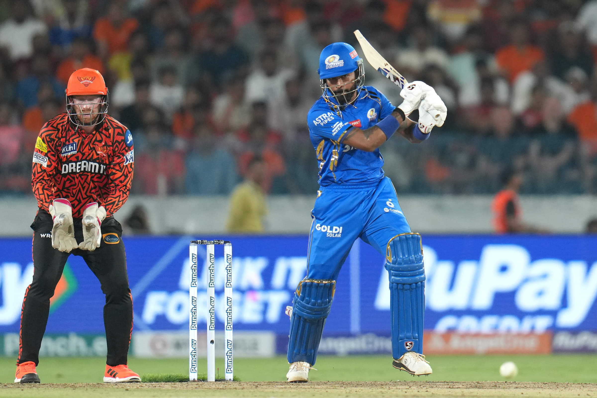 SRH's late squeeze clinches them the six-fest by 31 runs