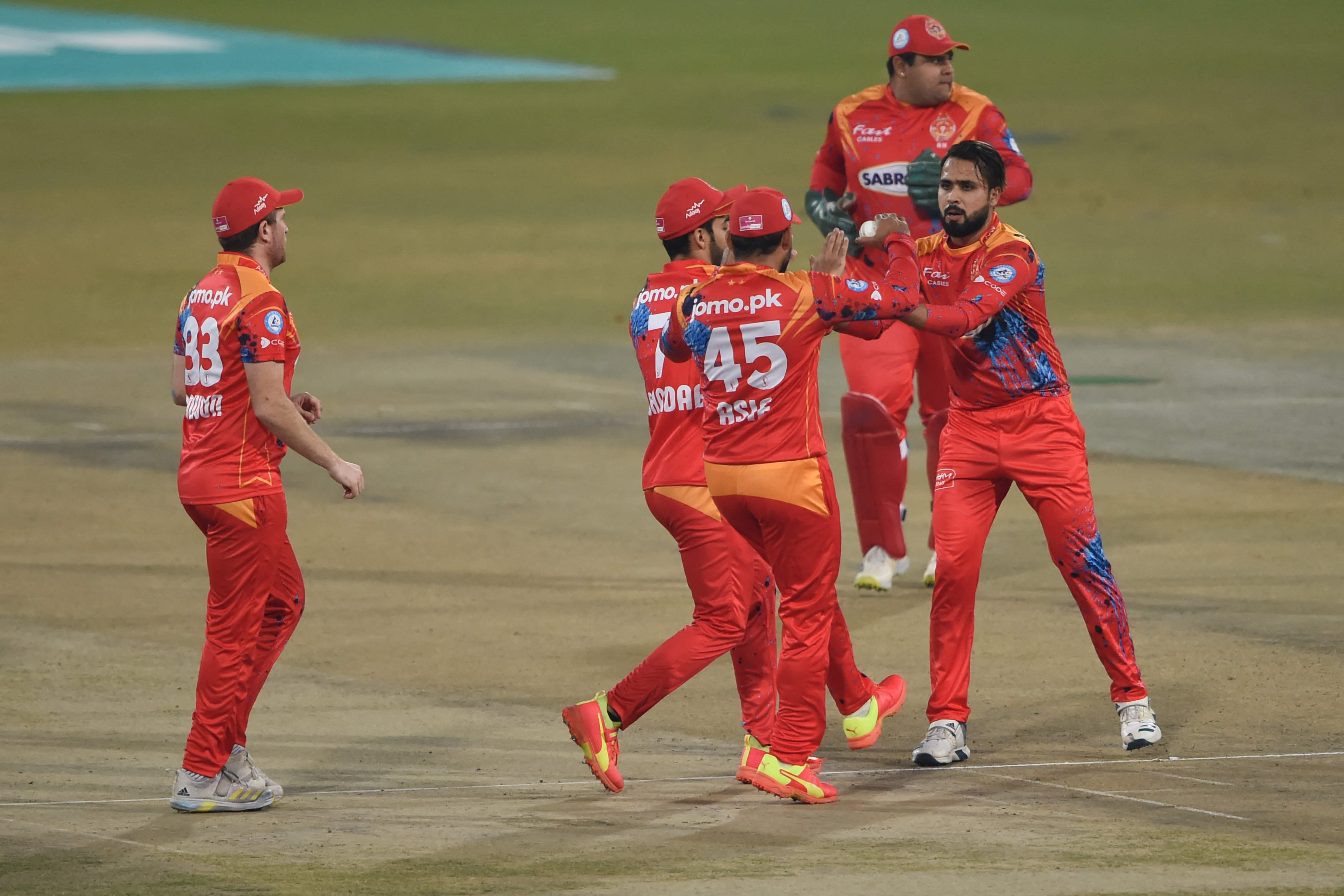 Revitalized Islamabad pip spirited Peshawar in last over finish 