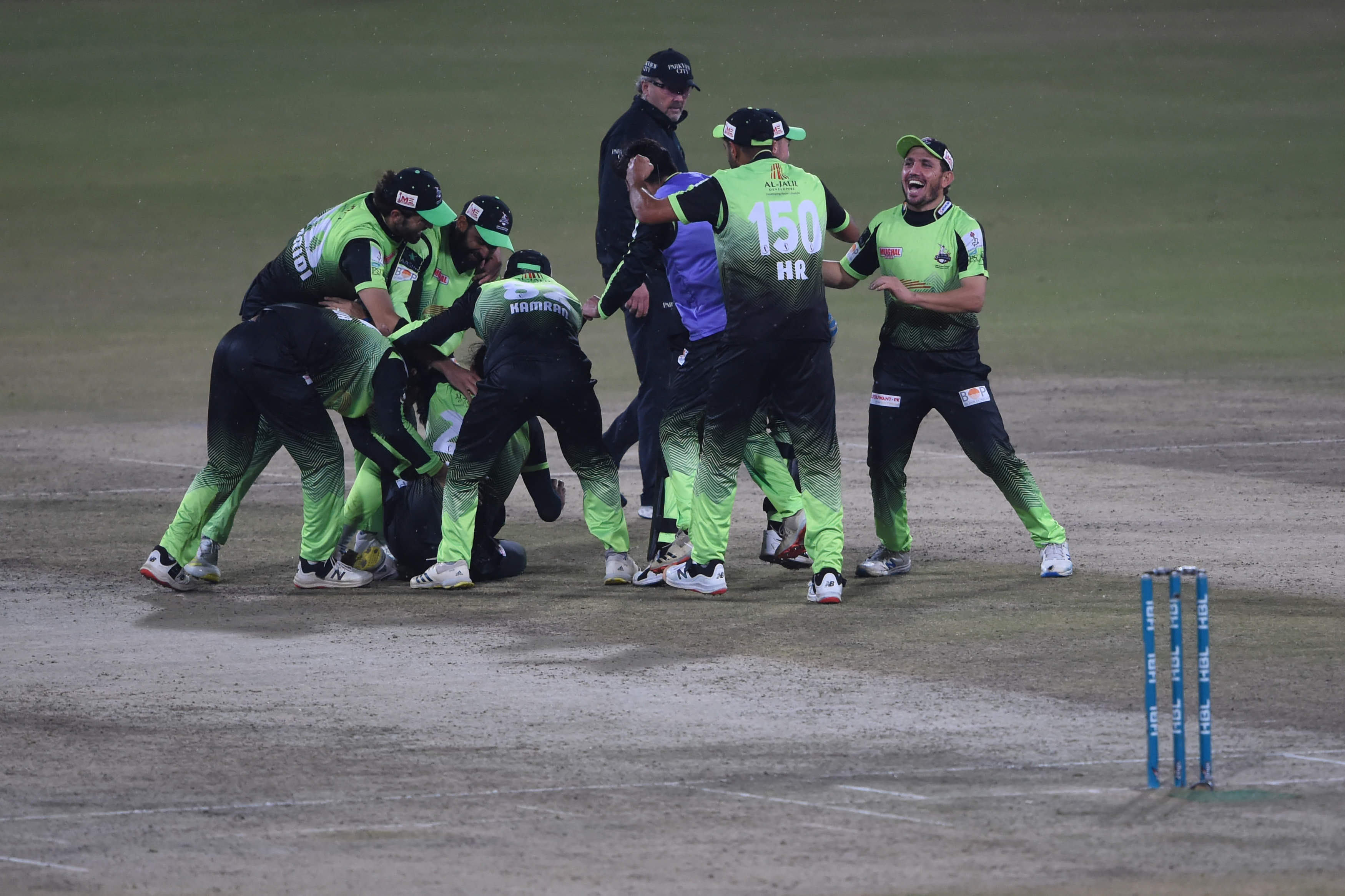 David Wiese stars as Lahore edge past Islamabad in a nail-biting affair