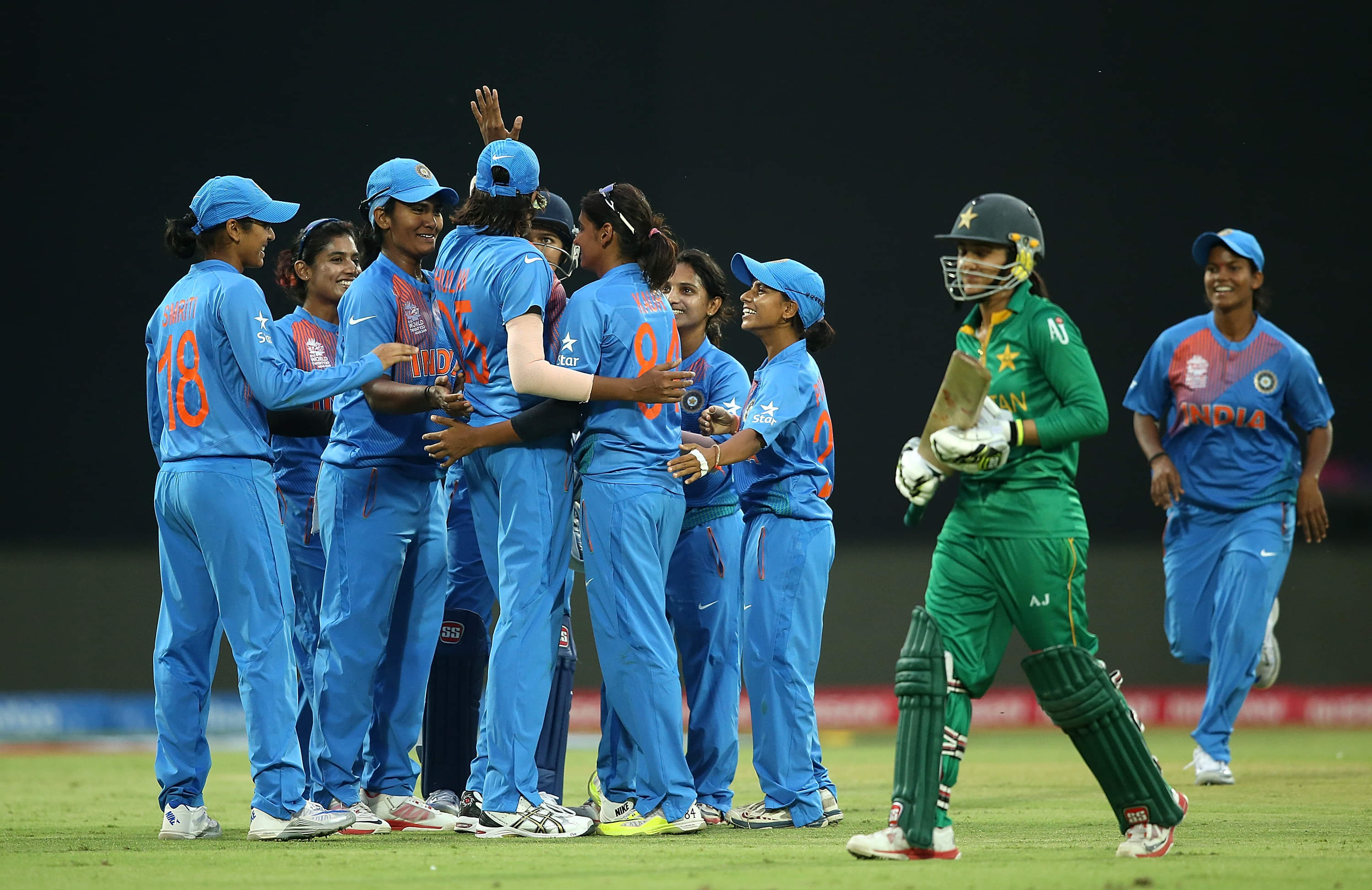 India and Pakistan rekindle years of lost rivalry with a Sunday blockbuster