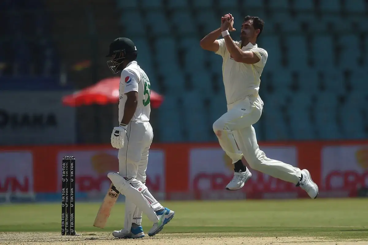 Australia in command of second Test after Starc wrecks Pakistan