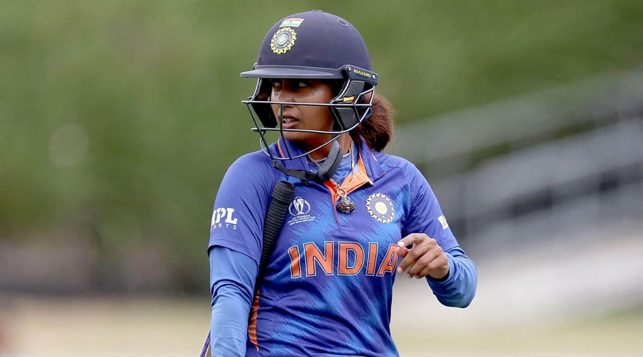 Indian batters disappoint once again, but England finally get their act together