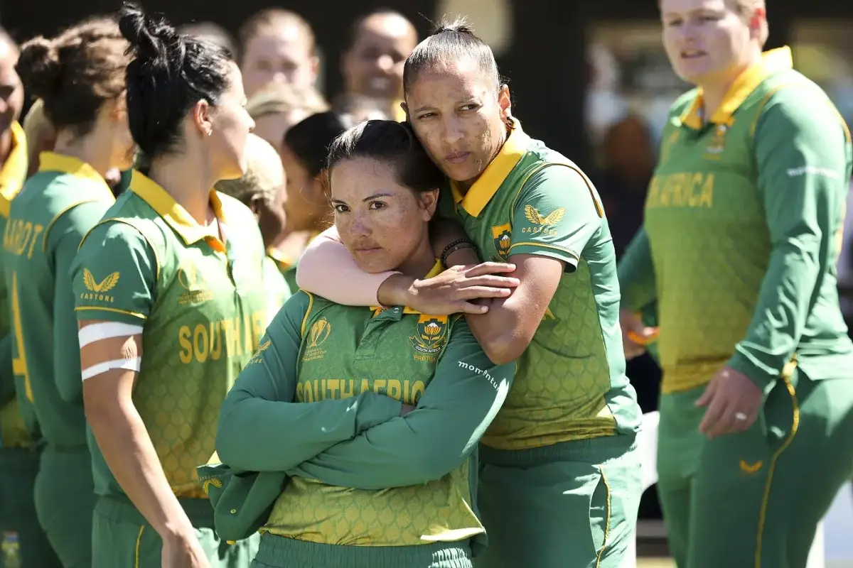 South Africa qualify for semis after rain forces abandonment