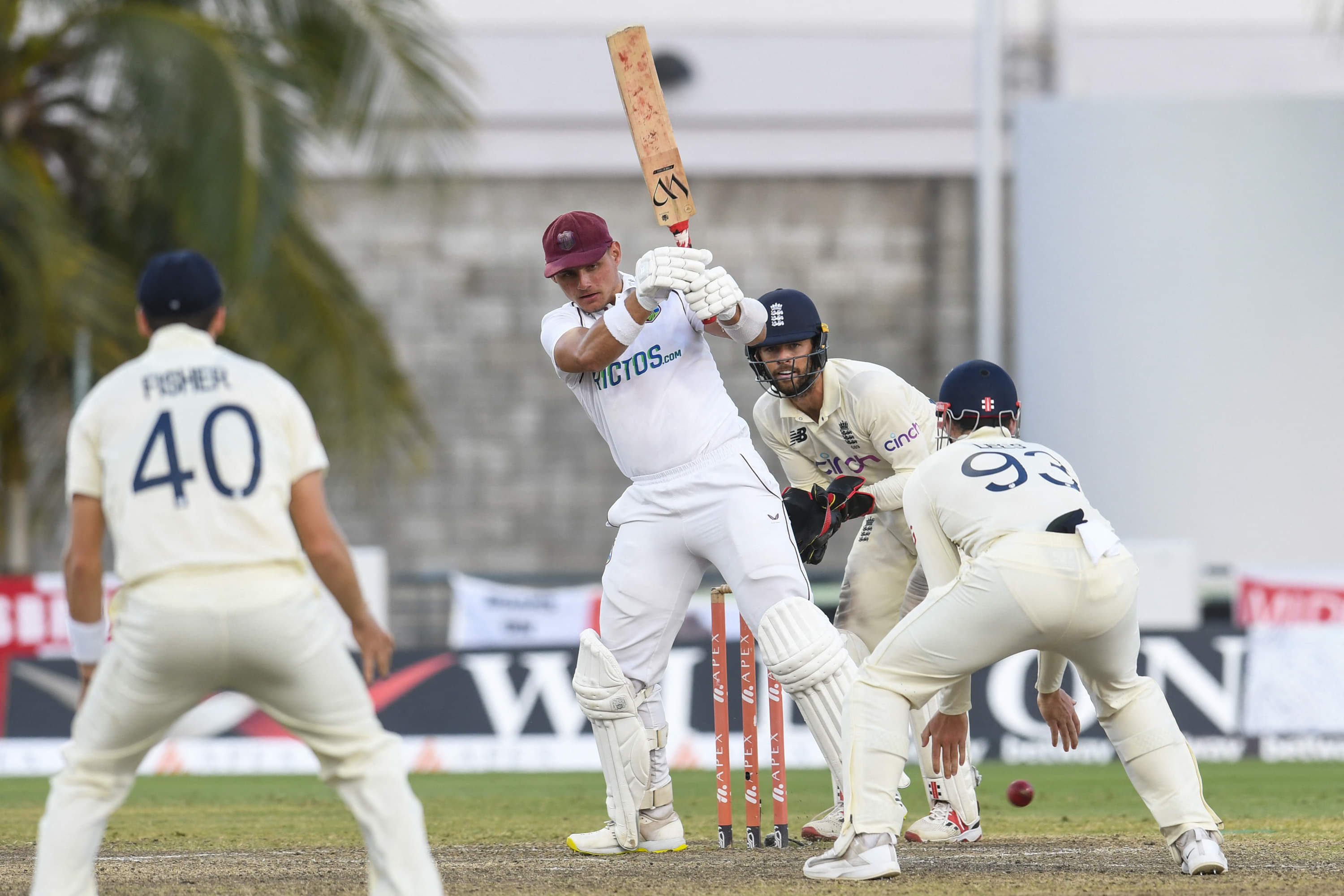 Da Silva's late resistance gives Windies narrow lead