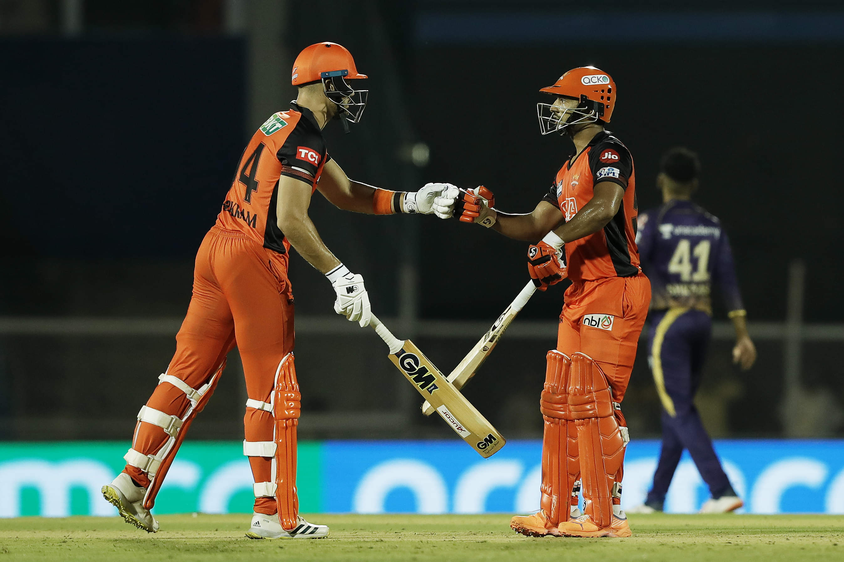 With momentum on their side, RCB, SRH set to battle for supremacy