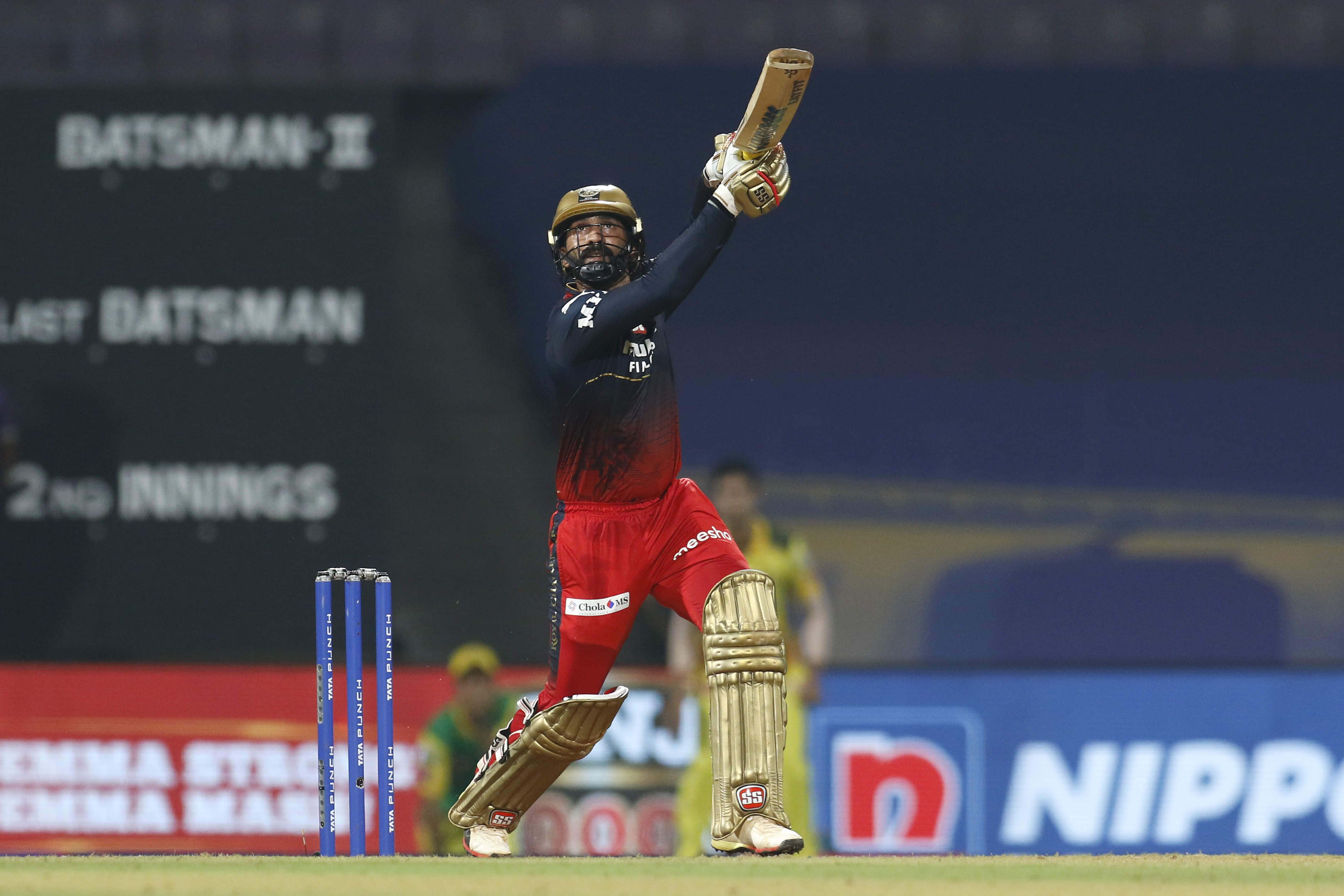 Karthik reprimanded for breaching IPL's Code of Conduct