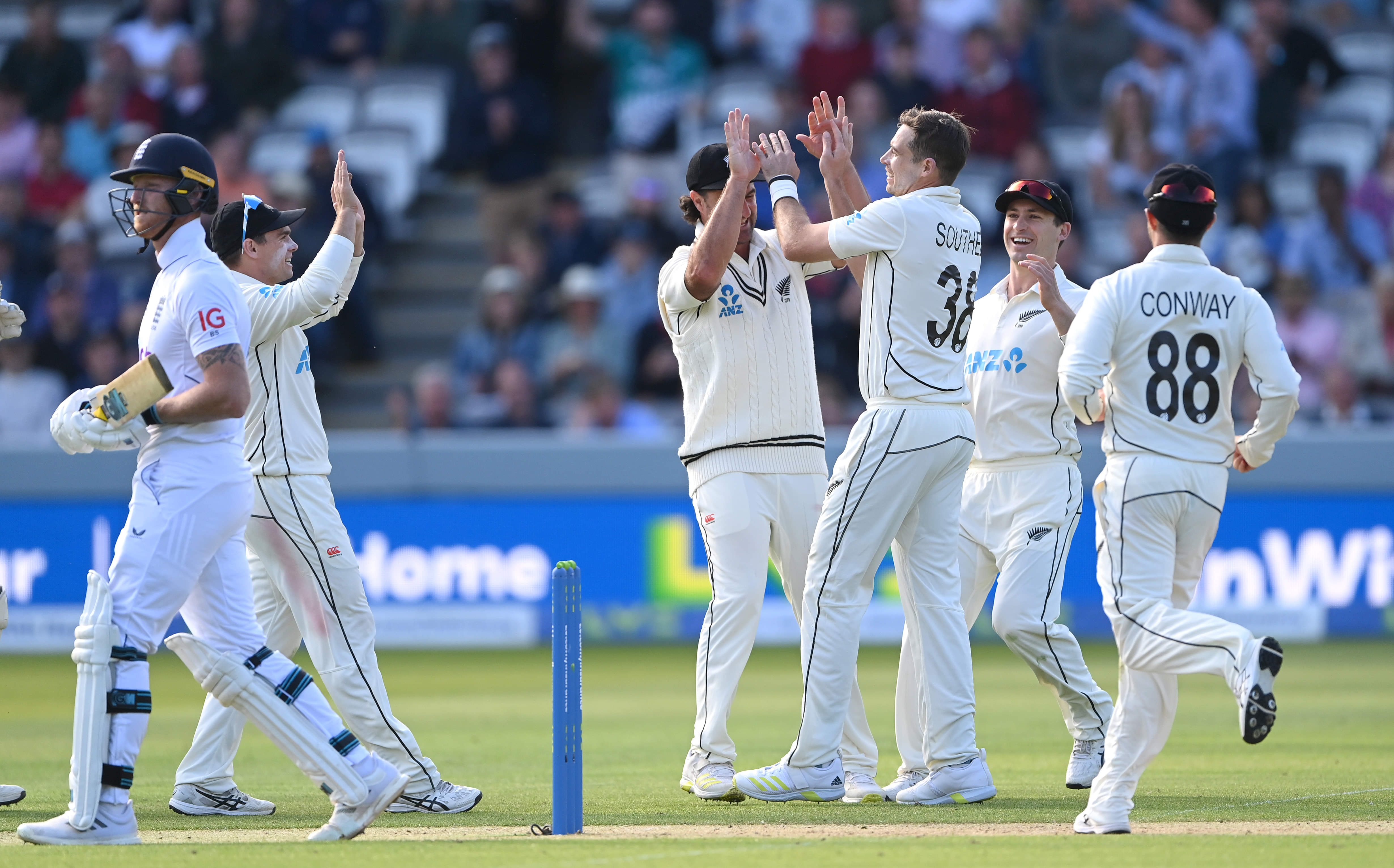 New Zealand whip out champion mentality with ball to spoil ‘new era’ party