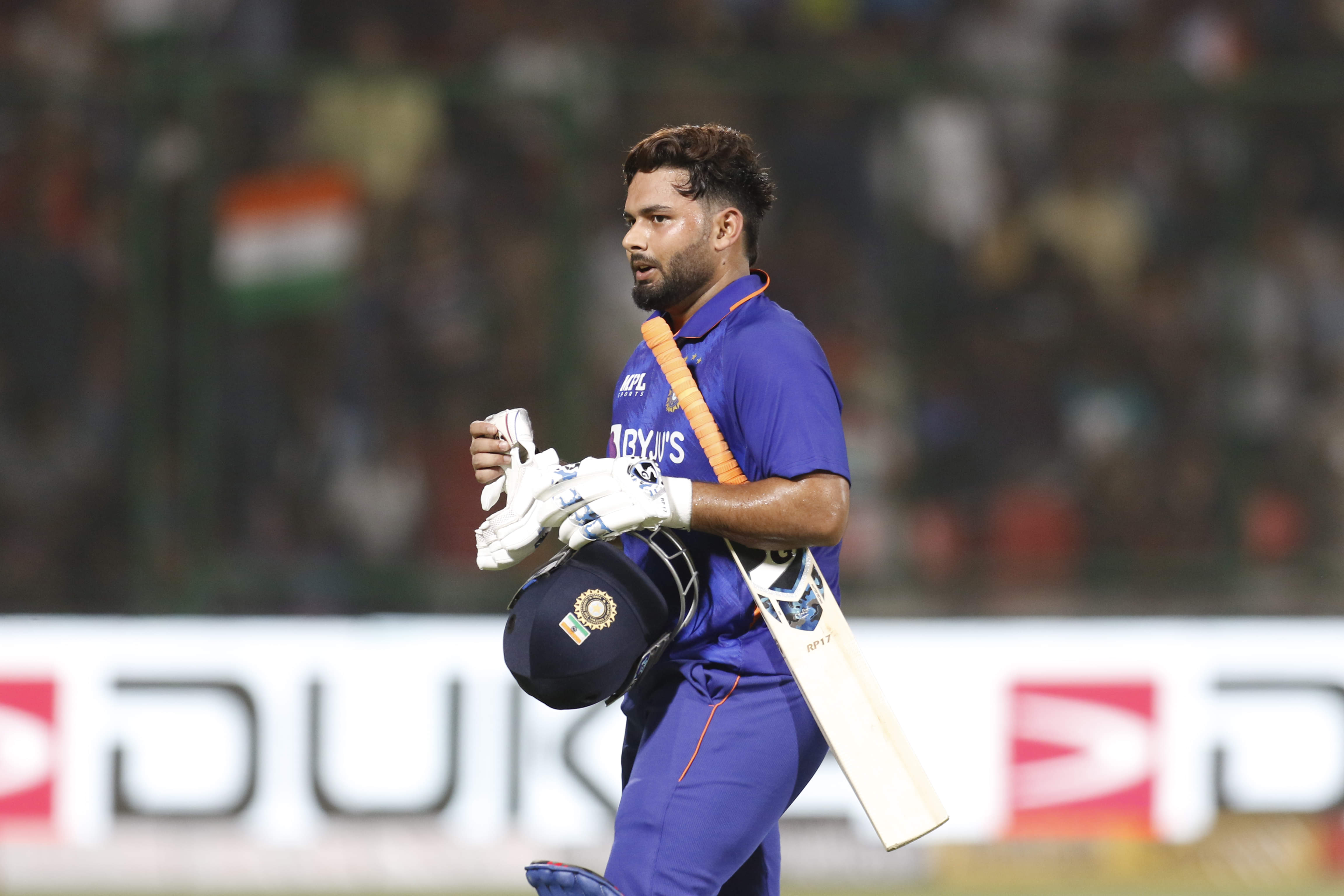 Sunil Gavaskar questions Rishabh Pant's shot selection
