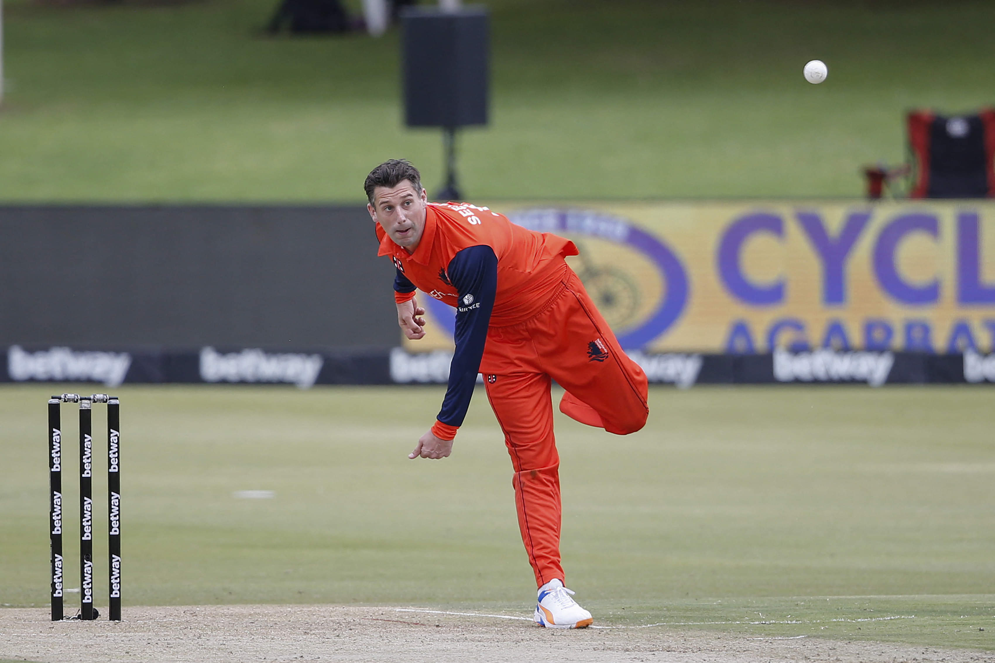 Pieter Seelaar announces international retirement due to persistent back problems