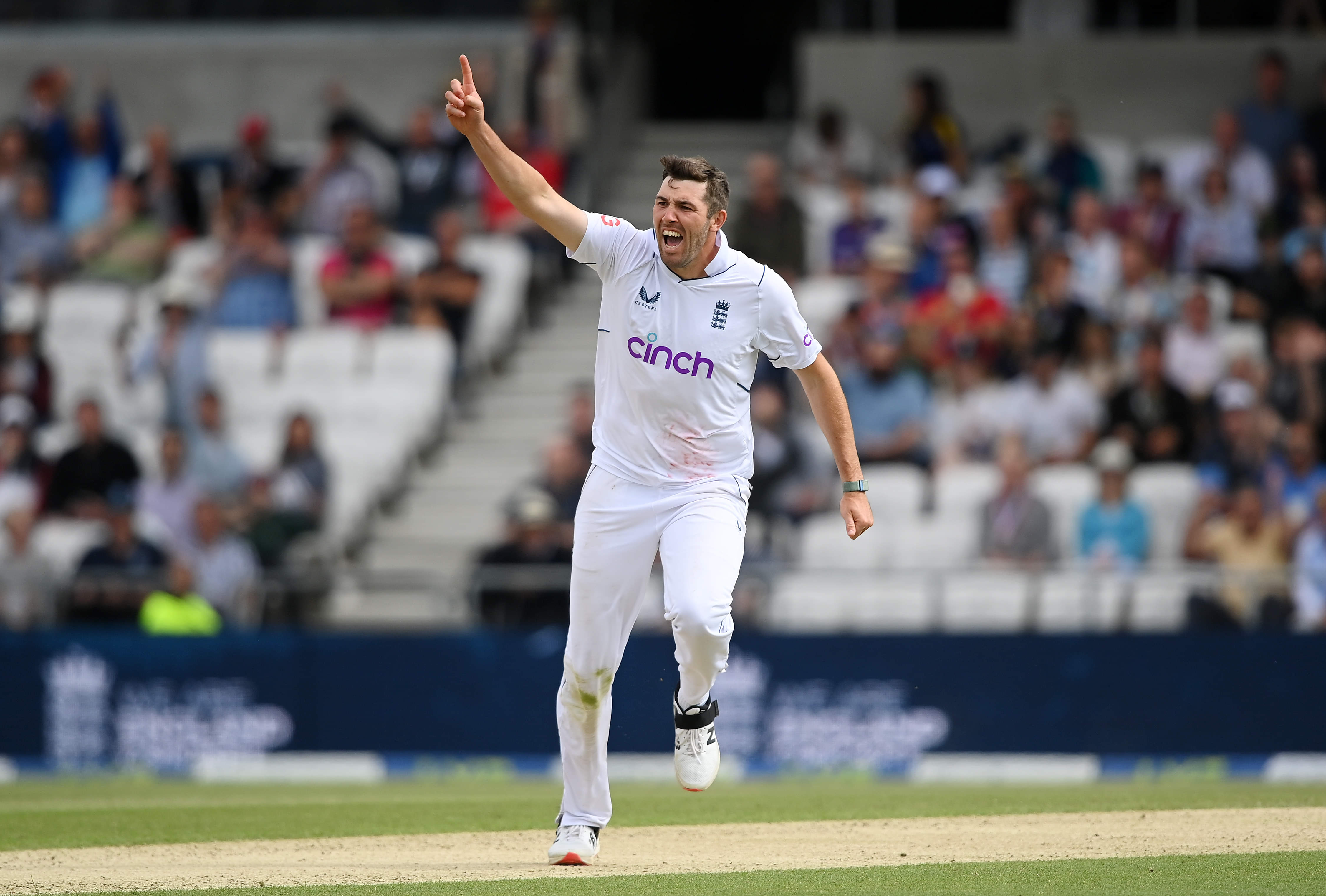 Overton stars with bat and ball as England eye New Zealand whitewash