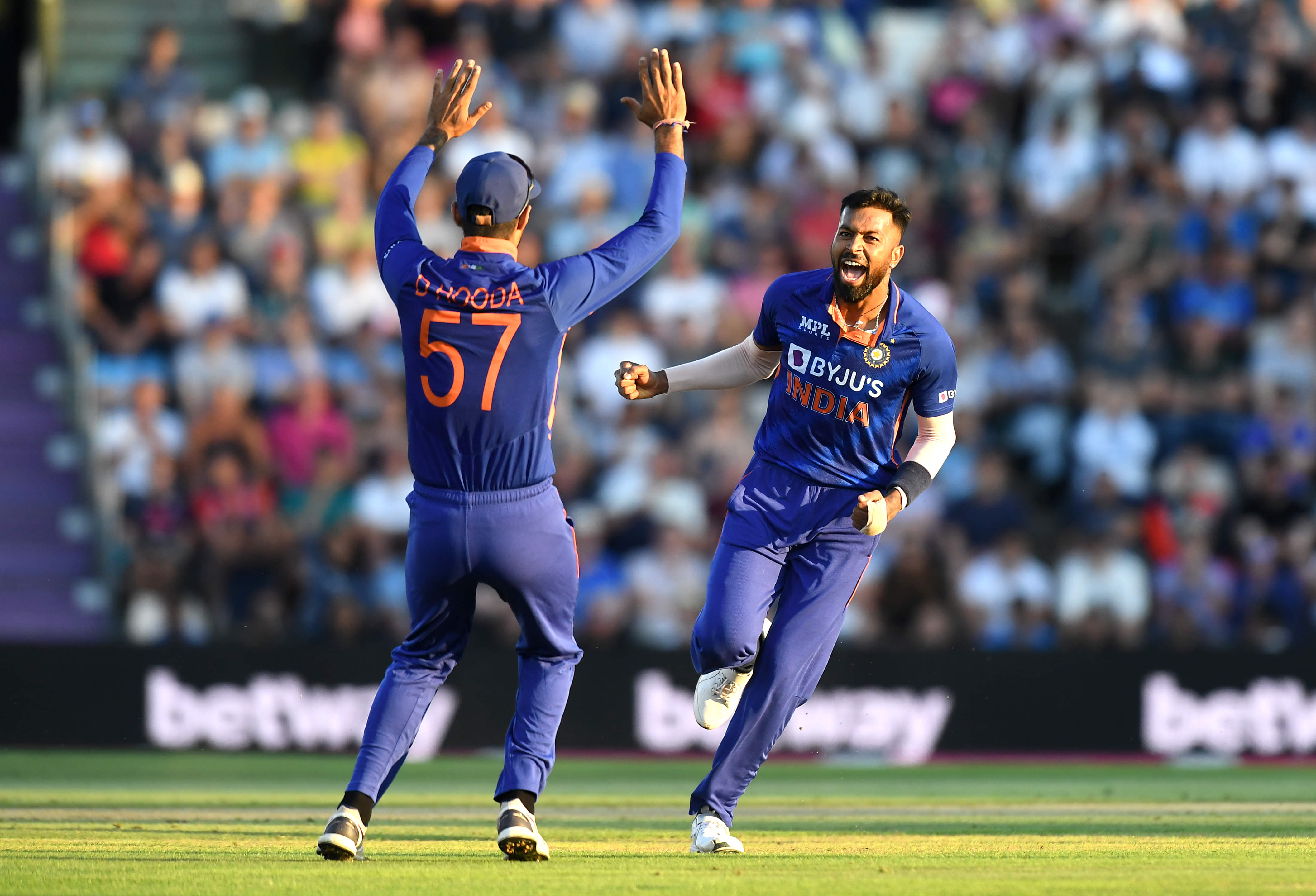 Pandya's allround show gives India big win in first T20I