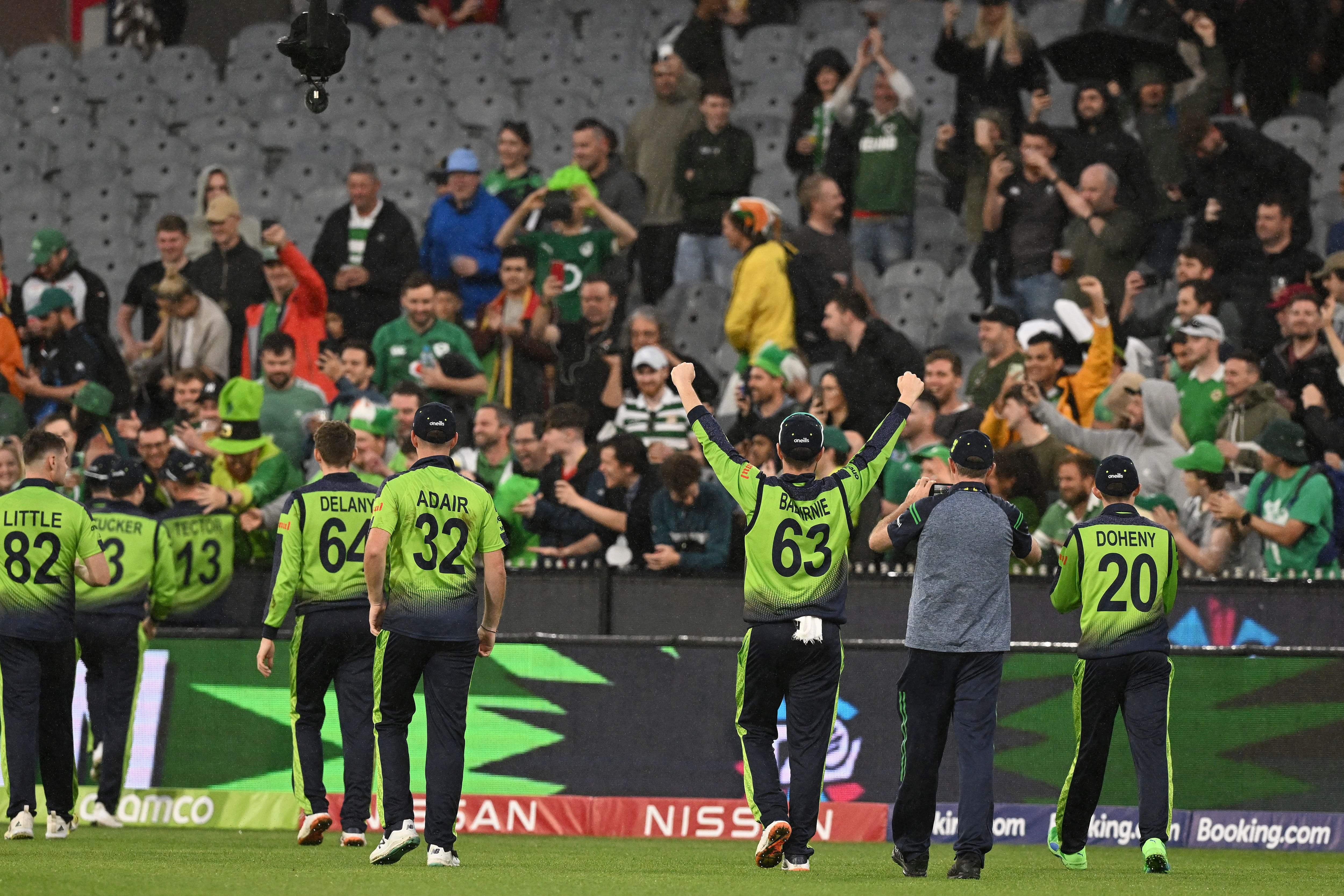 Impressive Ireland put England in familiar darkness