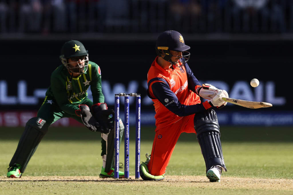 Disappointing that we couldn't negotiate Pakistan pacers : Scott Edwards