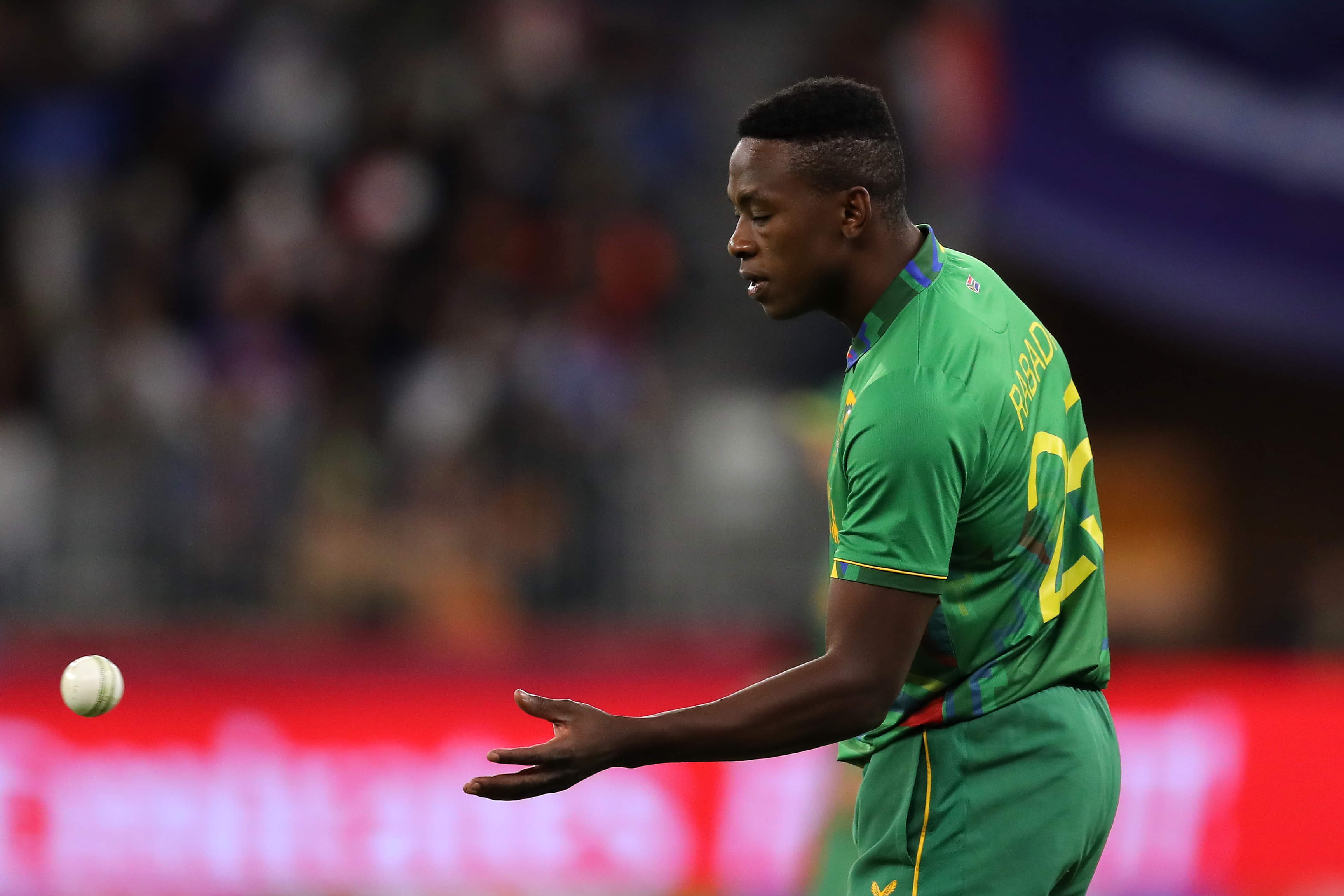 An anticlimactic bowling malfunction ft. South Africa and Australia