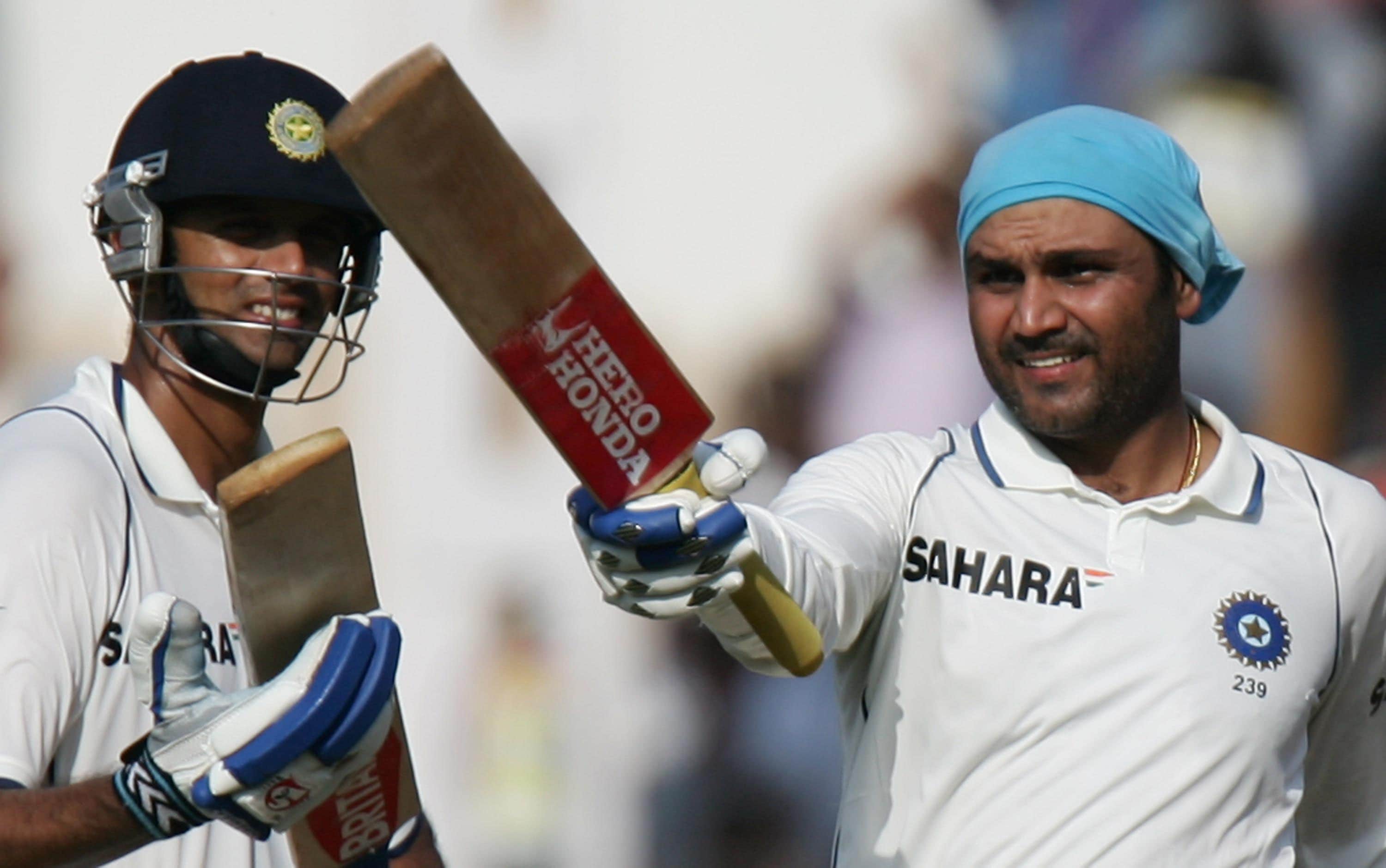 Sehwag-Dravid partnership drains the life out of PAK bowlers 