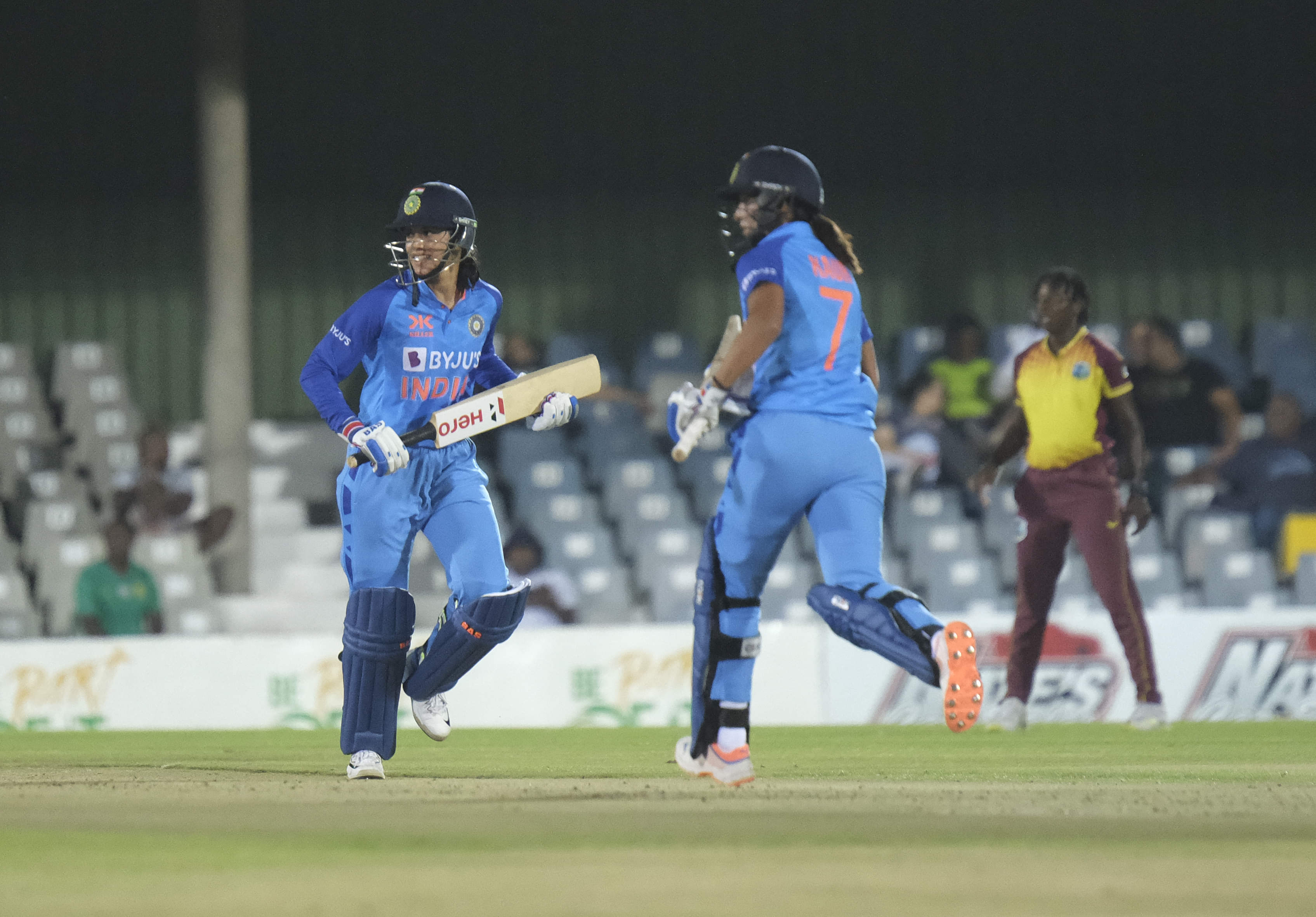 Smriti, Harmanpreet star as India record their second win of tri-series