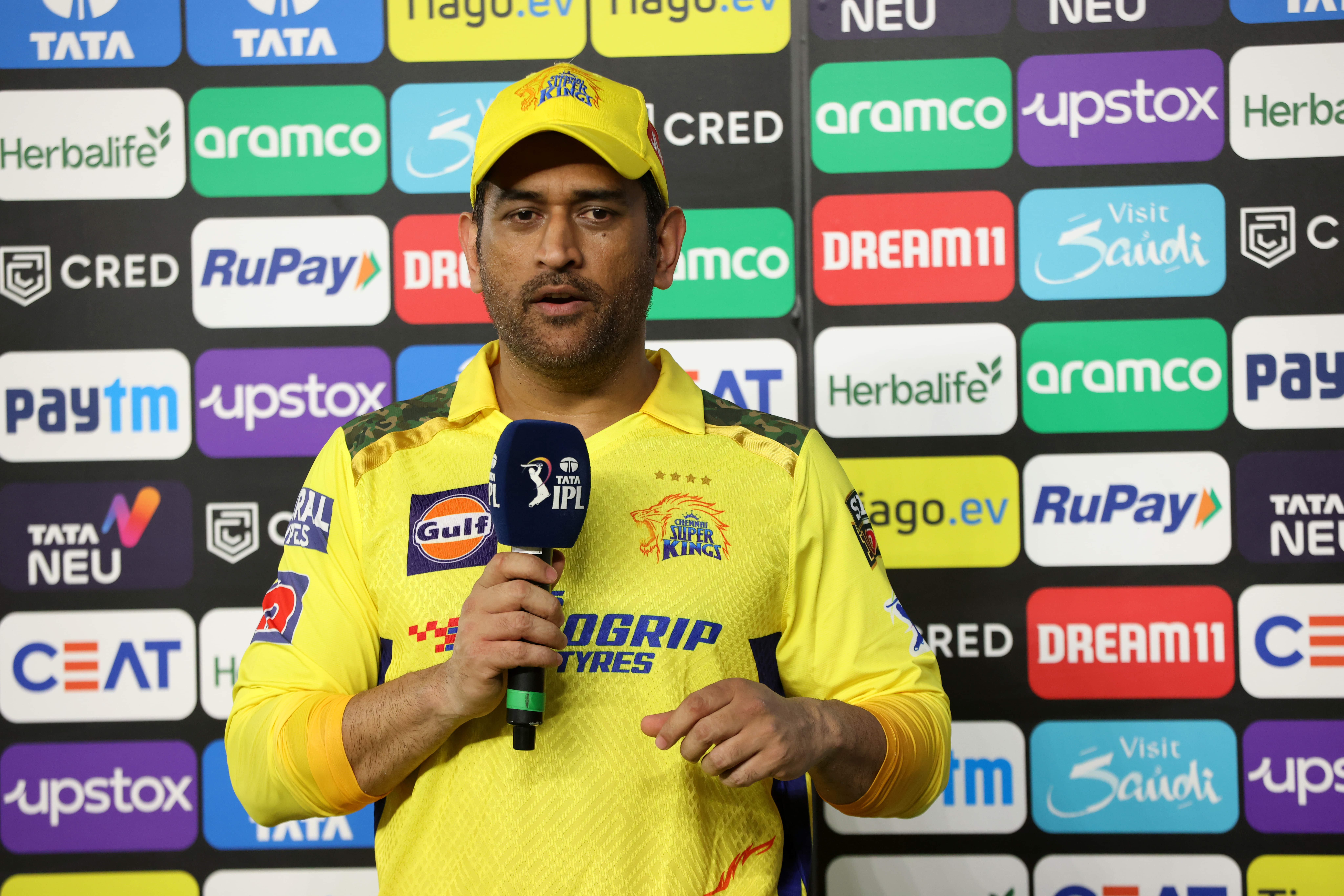 We could have batted properly in middle overs: Dhoni