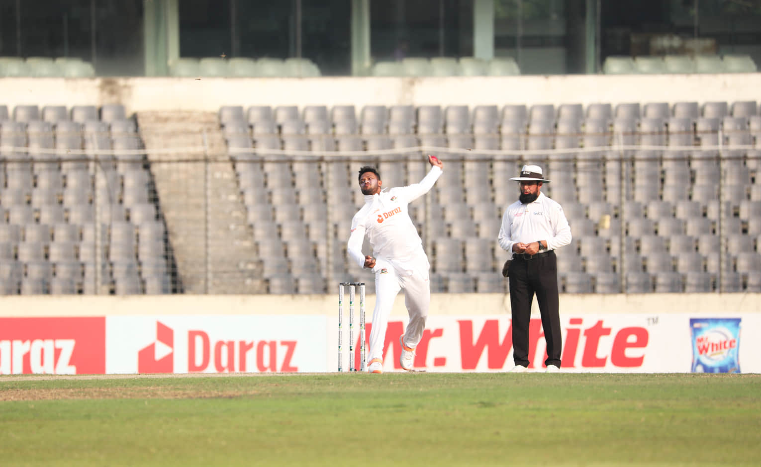 Taijul, Shakib strikes put Bangladesh on top after Mushfiqur's ton