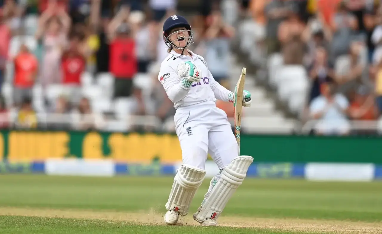 Australia on top despite record-breaking Beaumont innings